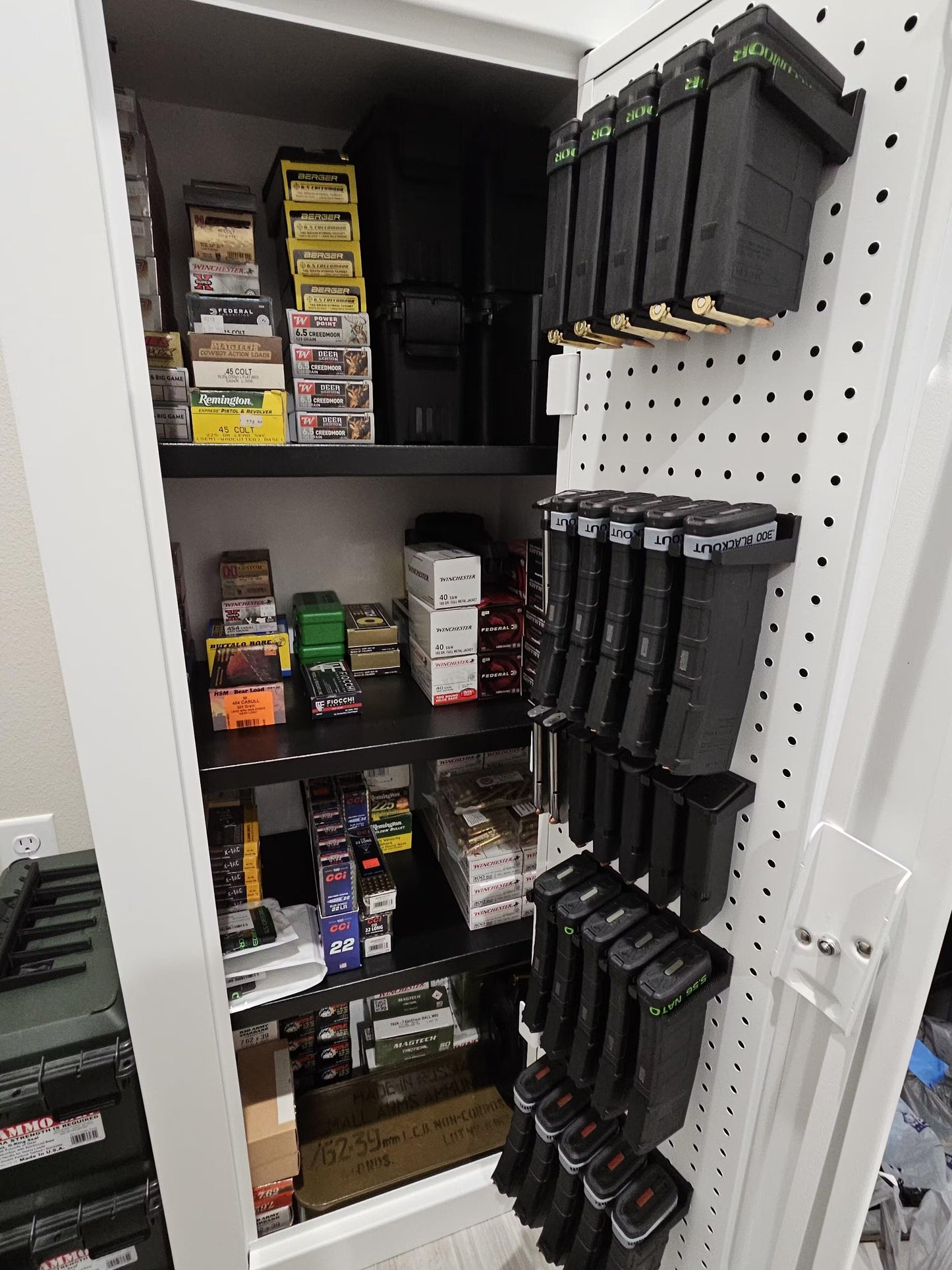 Mount for AR 15 Pmag / TMAG Mags - Pegboard / IKEA Skadis / Wall Control / Vaultek | Magazine Holder Storage Rack
