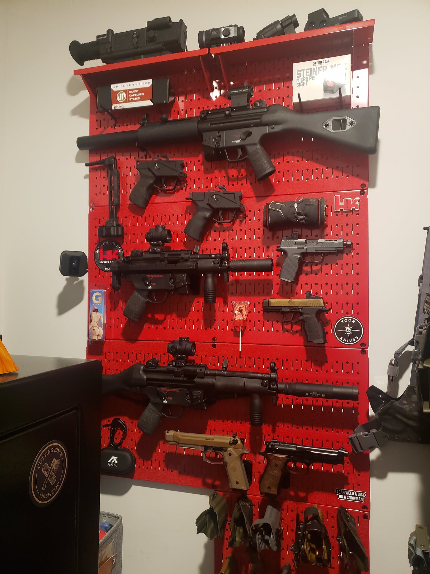 Magwell Mount for Beretta M9 / 92 - Pegboard / IKEA Skadis / Wall Control / Vaultek | Handgun Holder Storage Rack