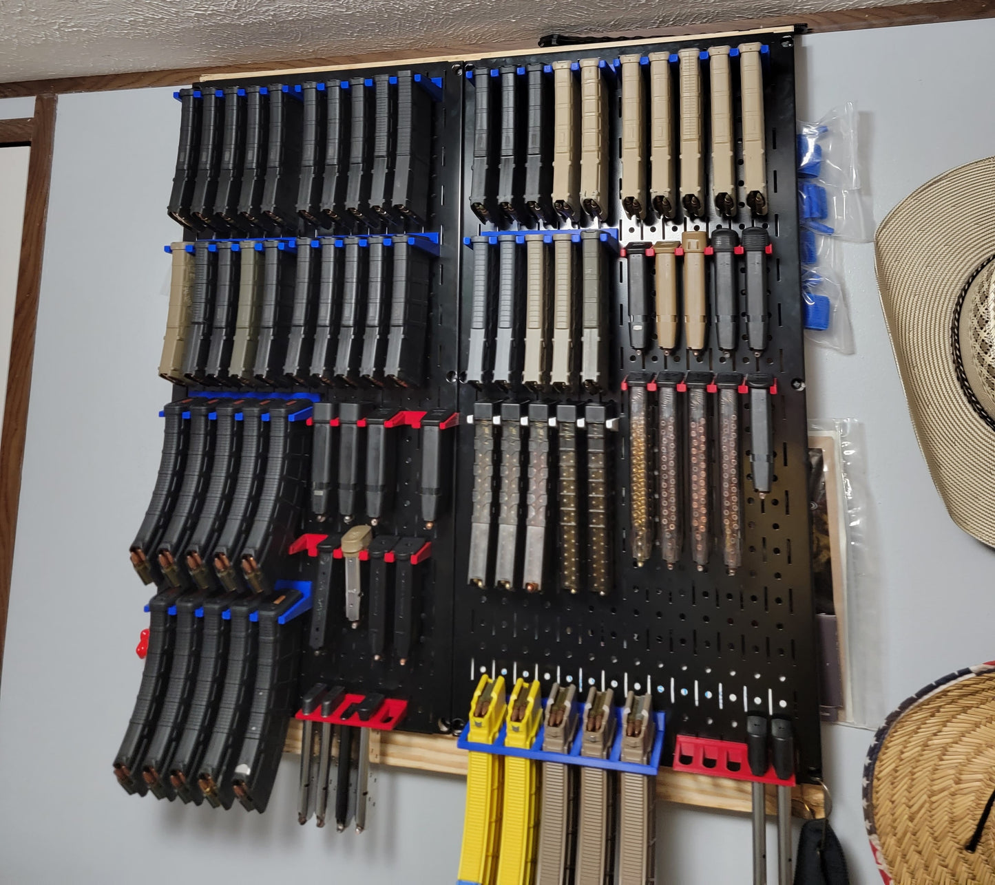 Mount for AR 15 Pmag / TMAG Mags - Pegboard / IKEA Skadis / Wall Control / Vaultek | Magazine Holder Storage Rack