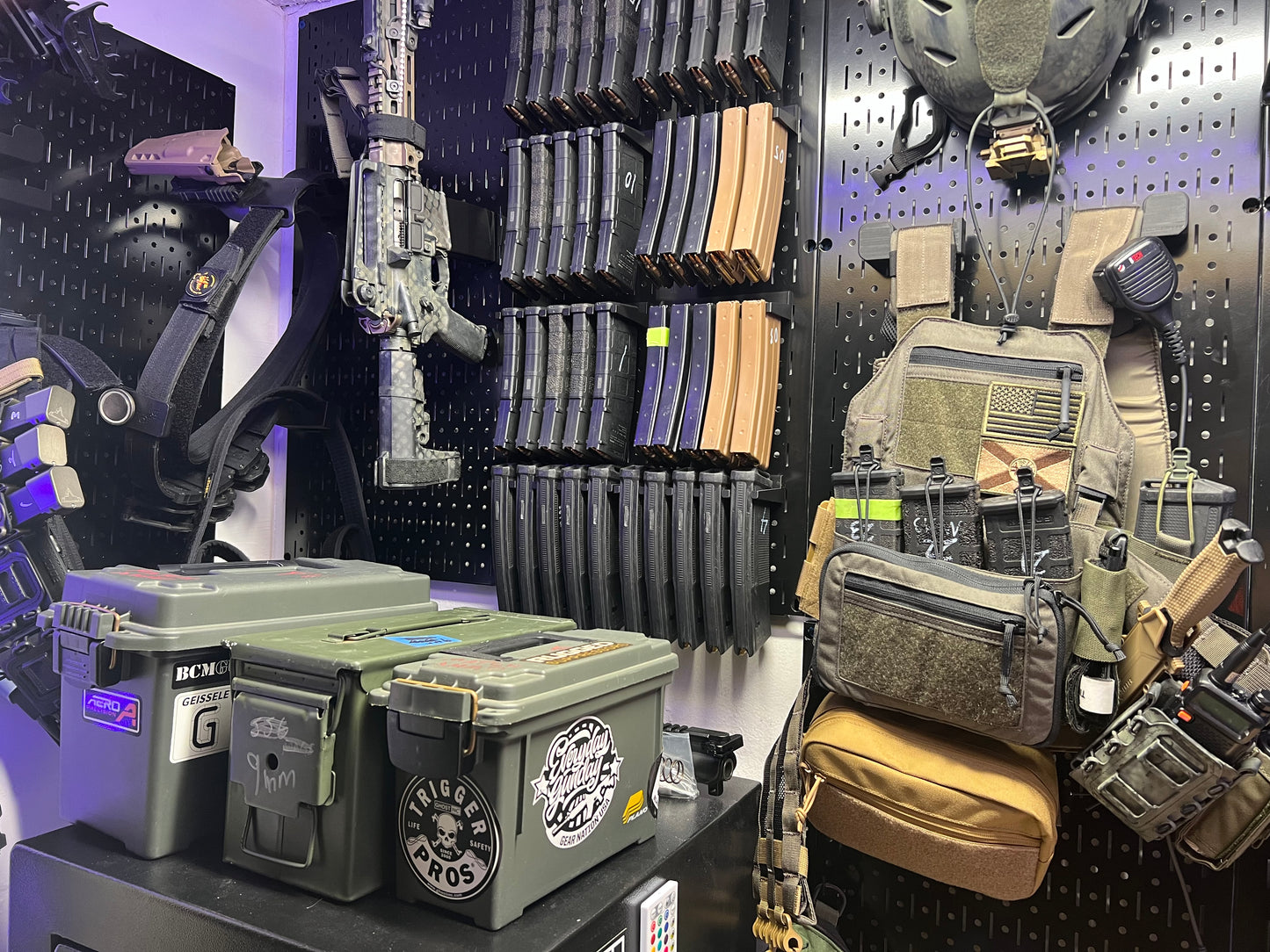 Mount for AR 15 Pmag / TMAG Mags - Pegboard / IKEA Skadis / Wall Control / Vaultek | Magazine Holder Storage Rack