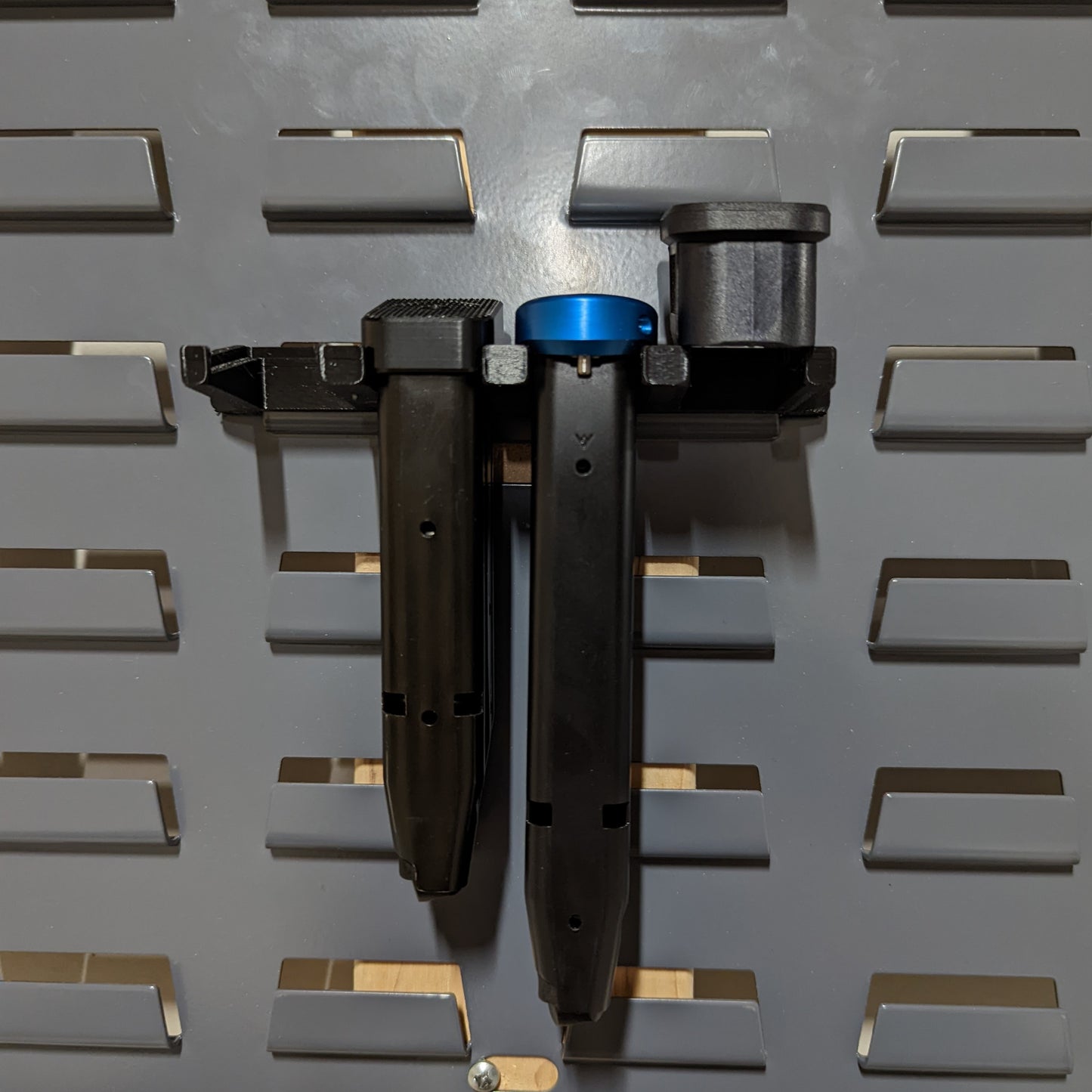 Mount for Sig P224 / P320 9mm Mags - SecureIt / Akro-Mils | Magazine Holder Storage Rack