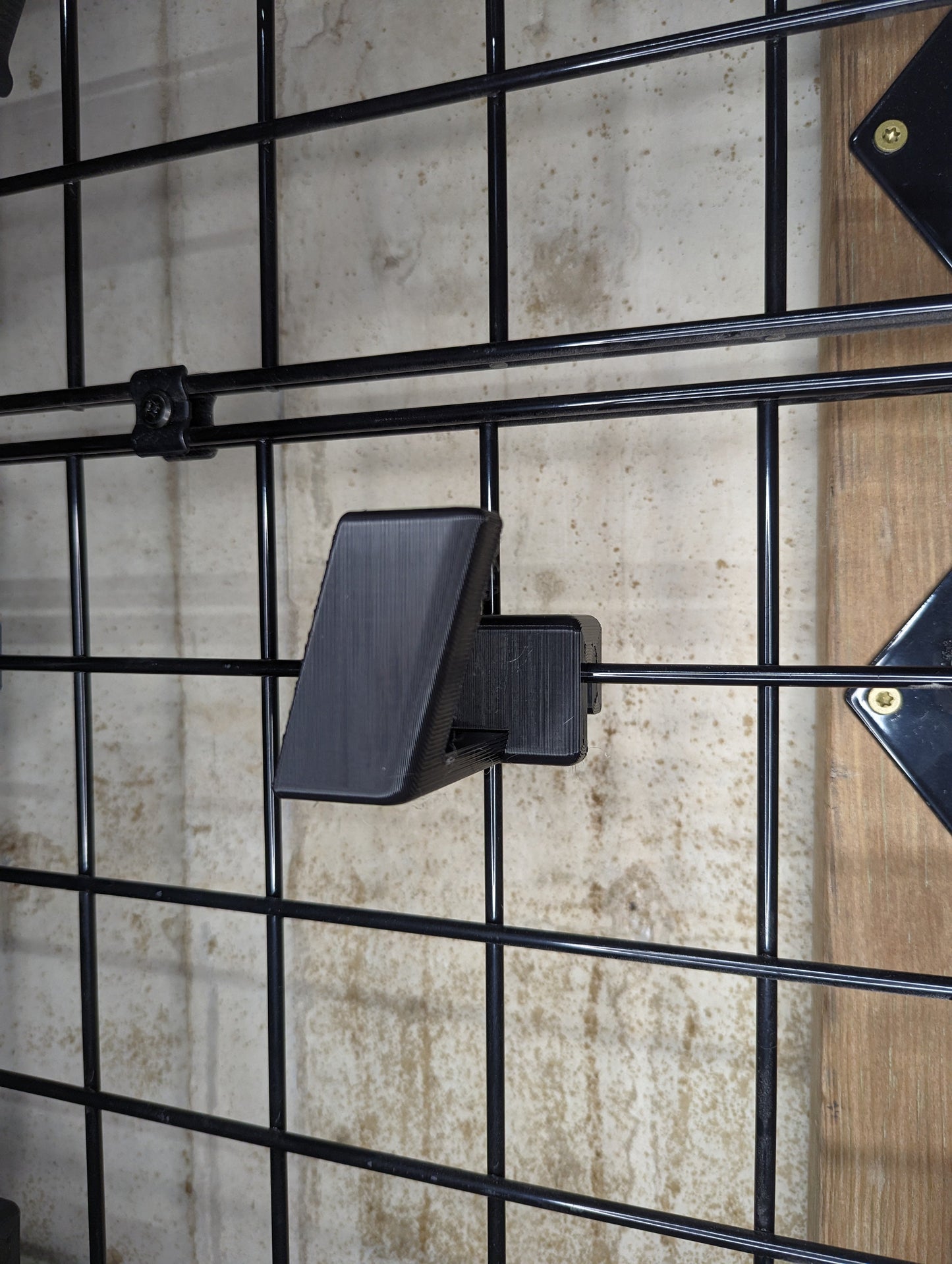 Magwell Mount for FN FNP / FNS 9 - Gridwall | Handgun Holder Storage Rack