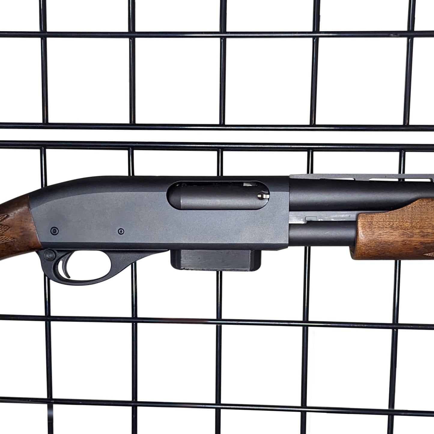 Magwell Mount for Remington 870 - Gridwall | Shotgun Holder Storage Rack