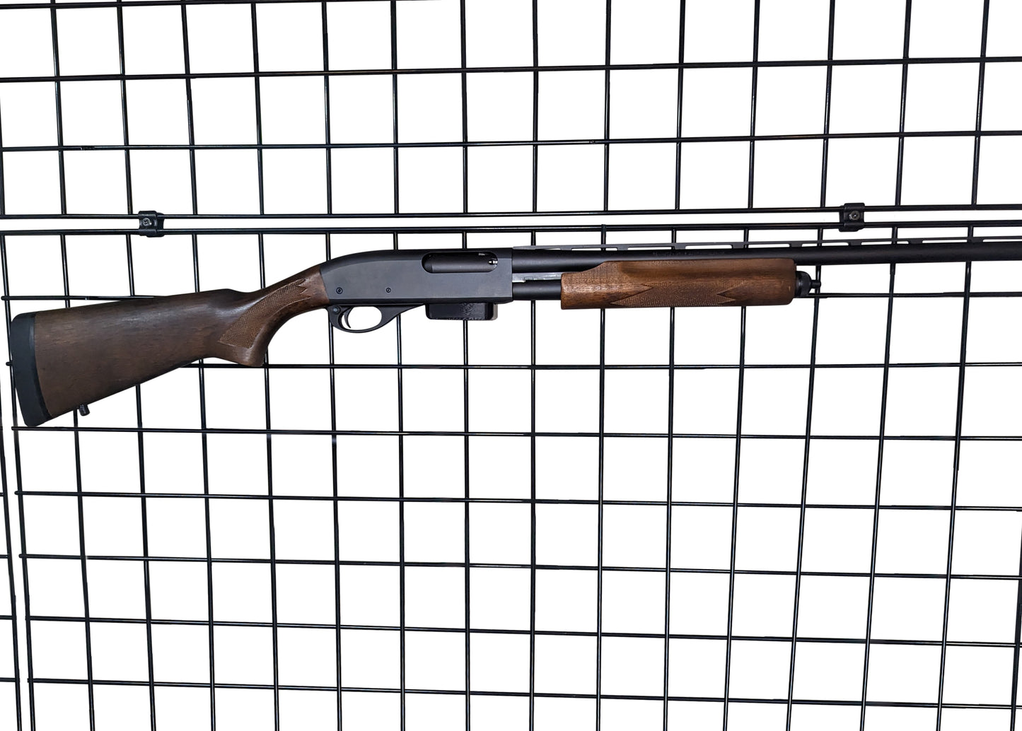 Magwell Mount for Remington 870 - Gridwall | Shotgun Holder Storage Rack