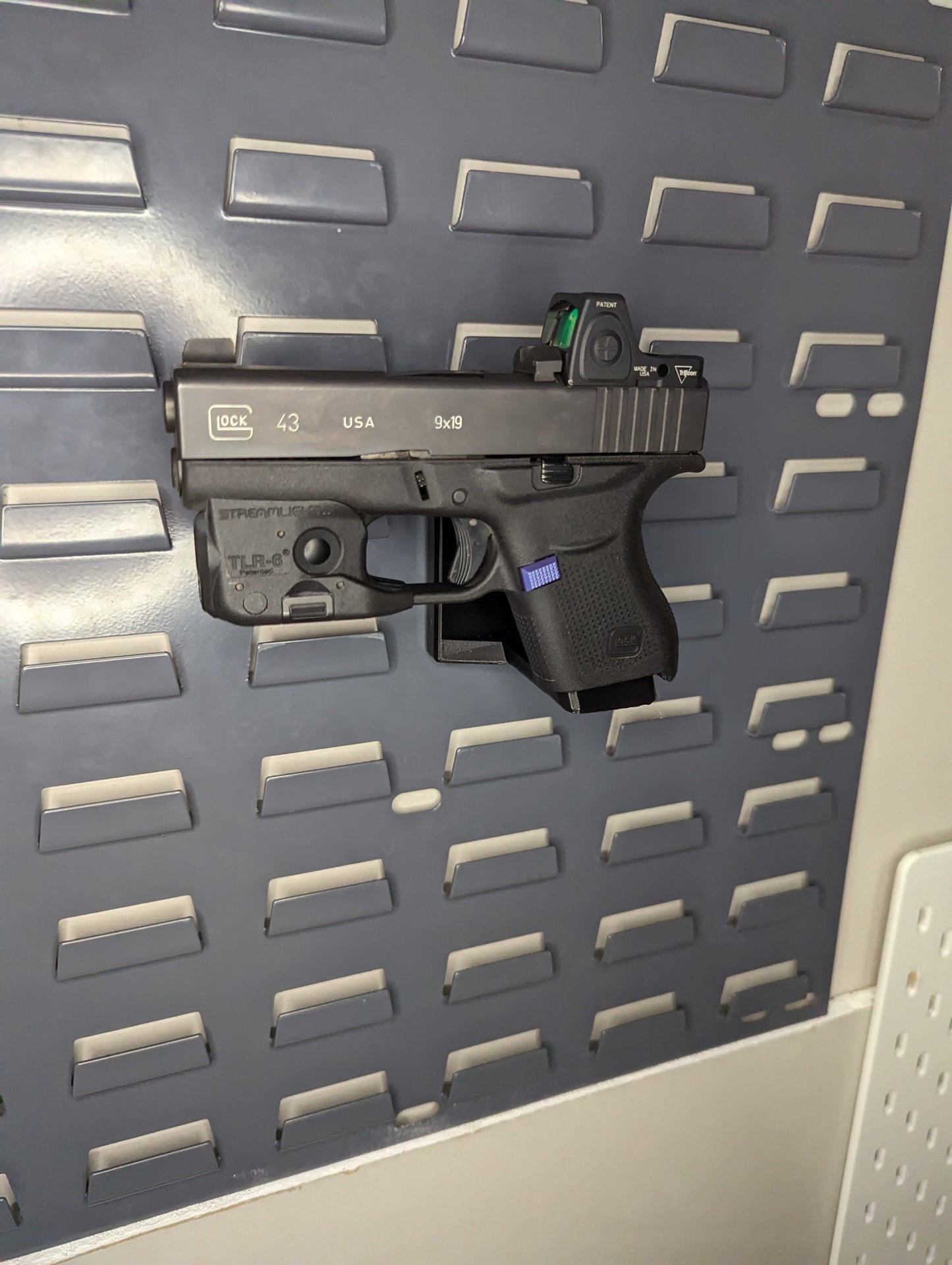Magwell Mount for Glock 43 - SecureIt / Akro-Mils | Handgun Holder Storage Rack