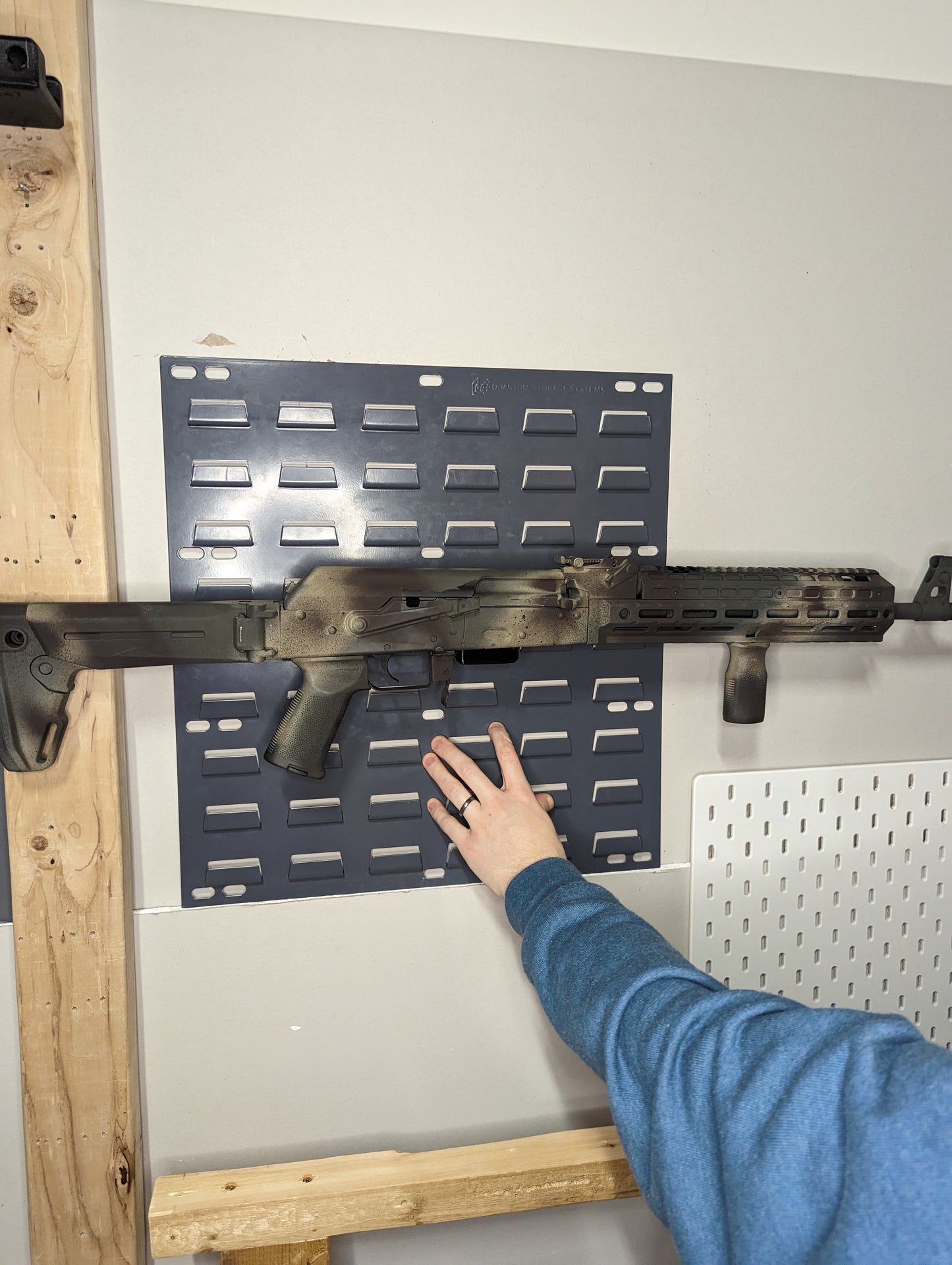 AK 47 7.62x39 Magwell Mount - SecureIt / Akro-Mils | Rifle Holder Storage Rack