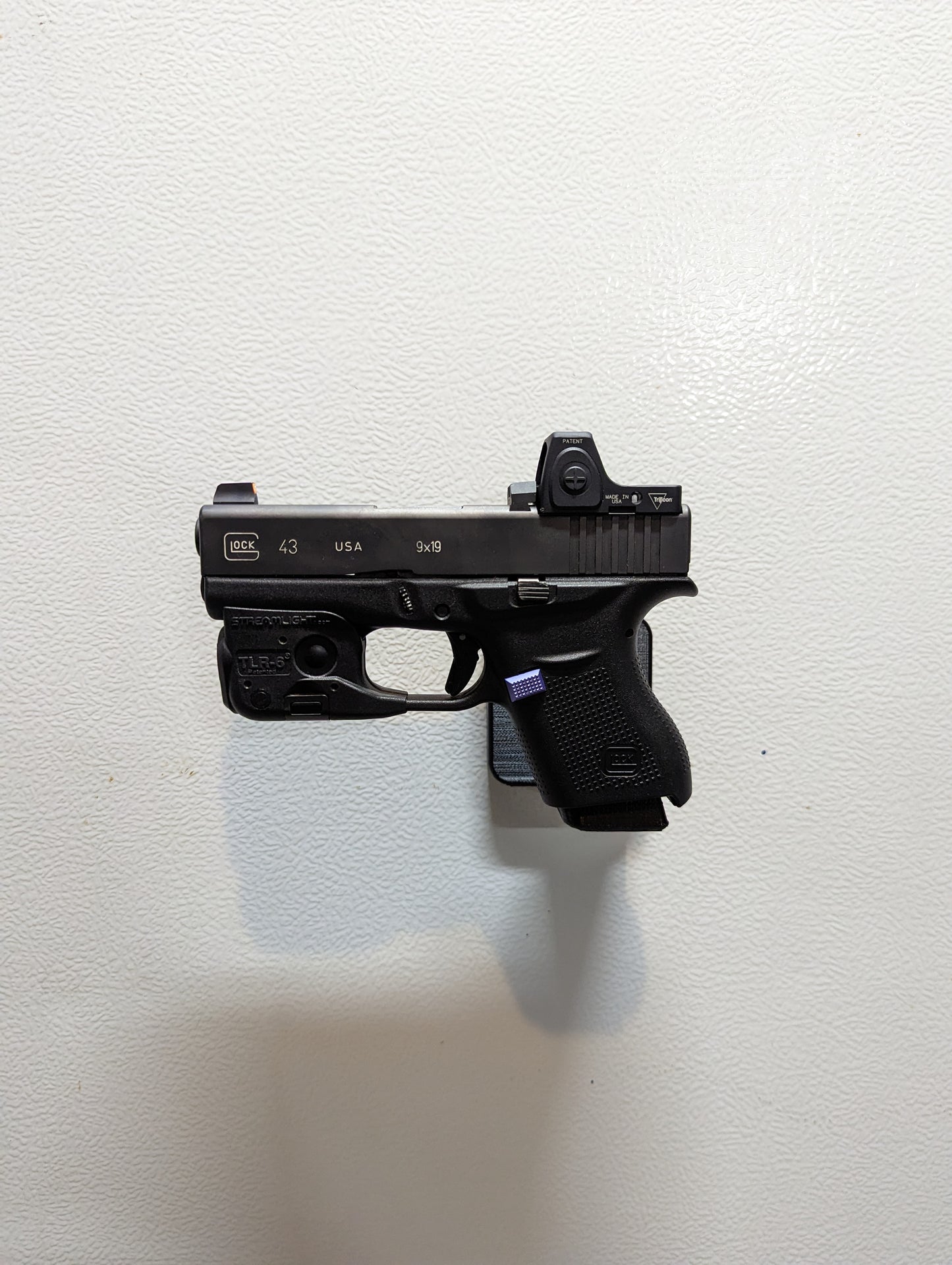 Magwell Mount for Glock 43 - Magnet | Handgun Holder Storage Rack