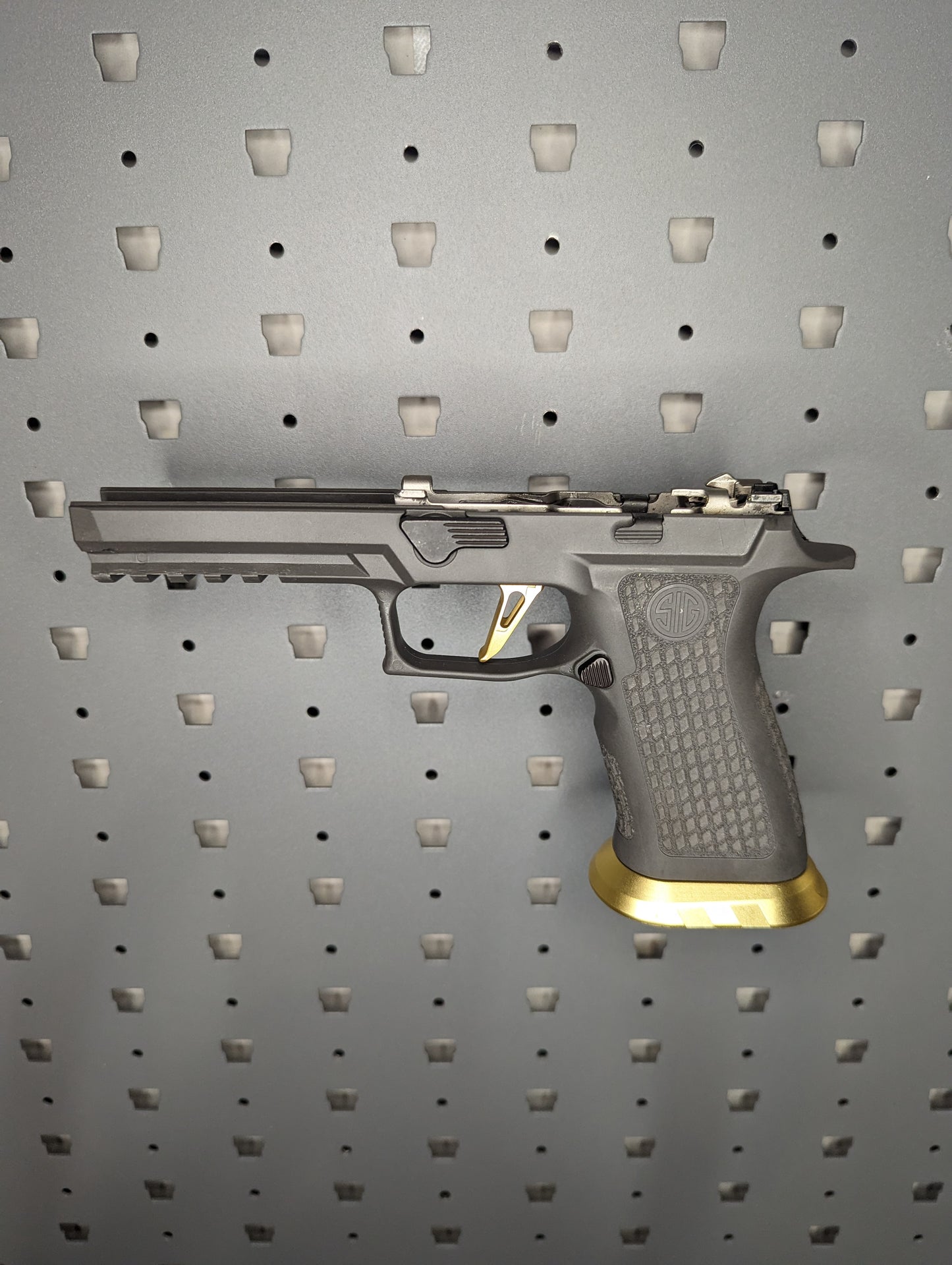 Magwell Mount for Sig P320 9mm - GallowTech | Handgun Holder Storage Rack