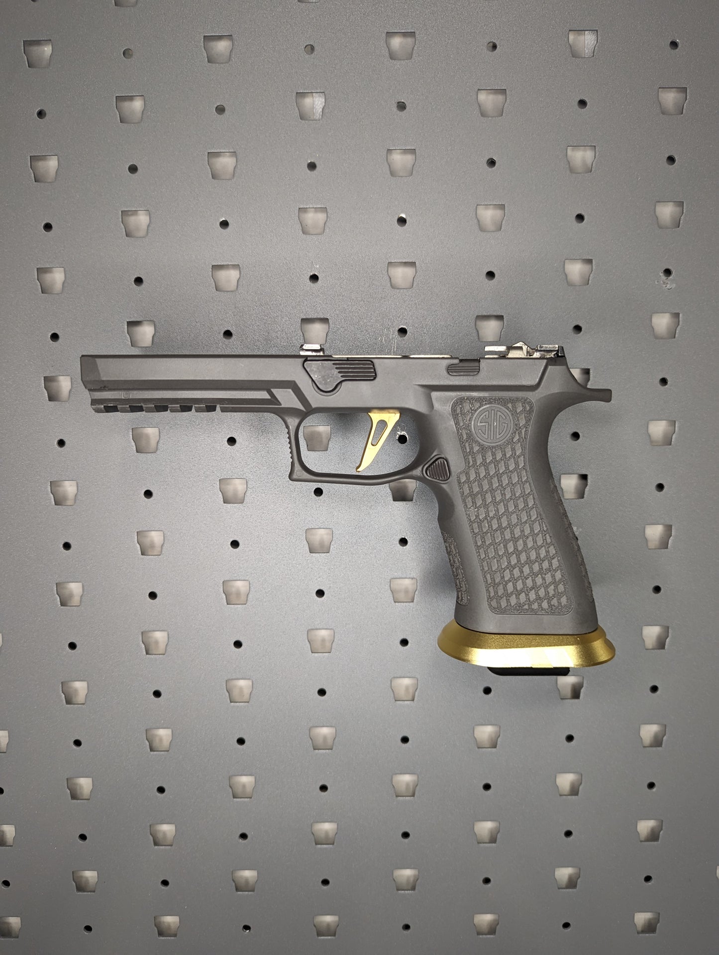 Magwell Mount for Sig P320 9mm - GallowTech | Handgun Holder Storage Rack