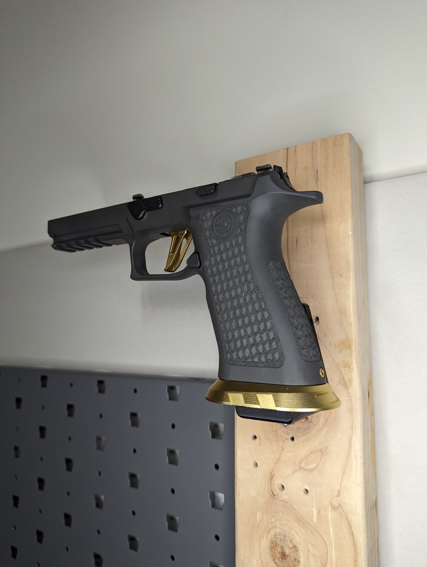 Magwell Mount for Sig P320 9mm - Wall | Handgun Holder Storage Rack