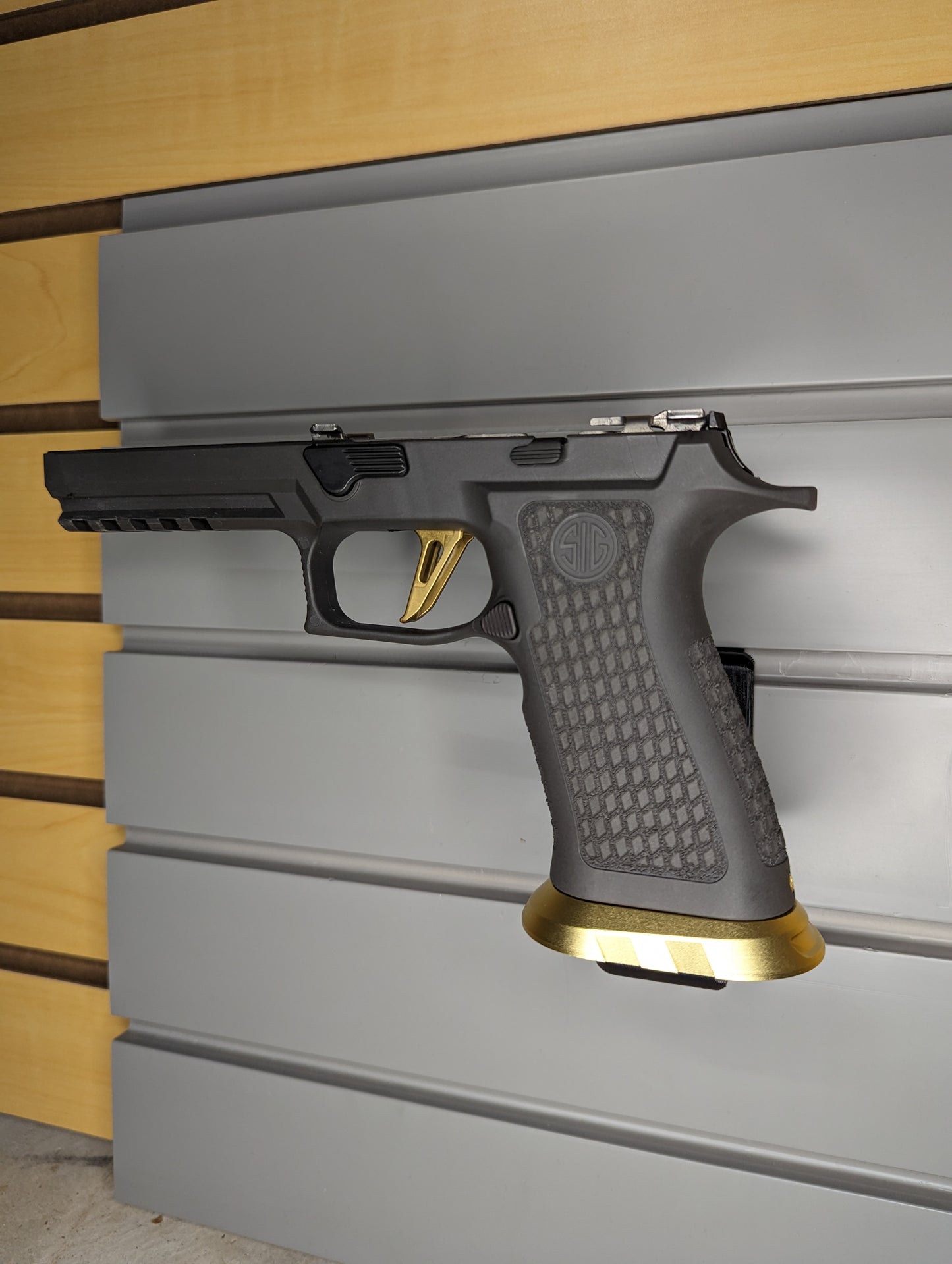 Magwell Mount for Sig P320 9mm - Slatwall | Handgun Holder Storage Rack