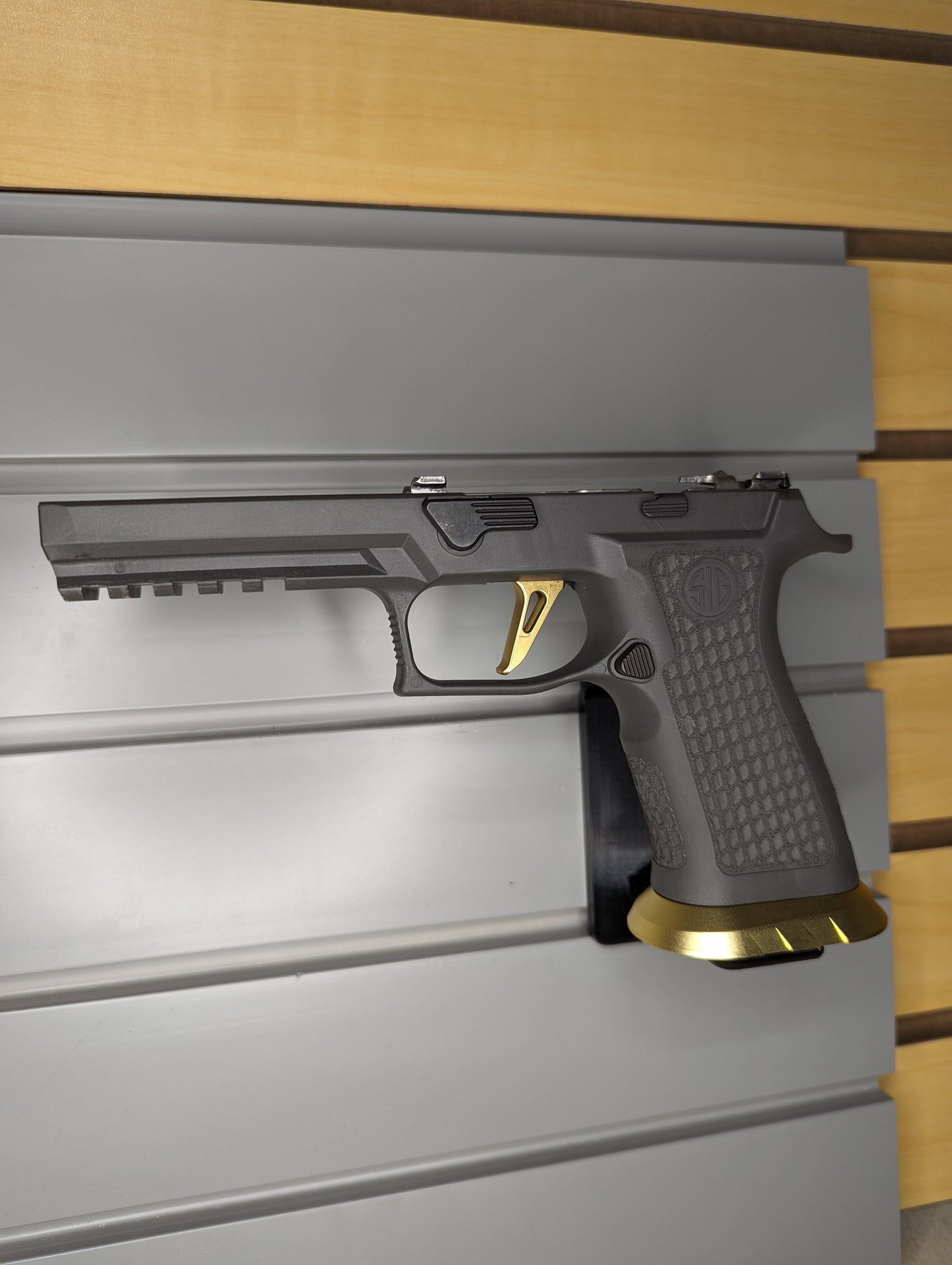 Magwell Mount for Sig P320 9mm - Slatwall | Handgun Holder Storage Rack