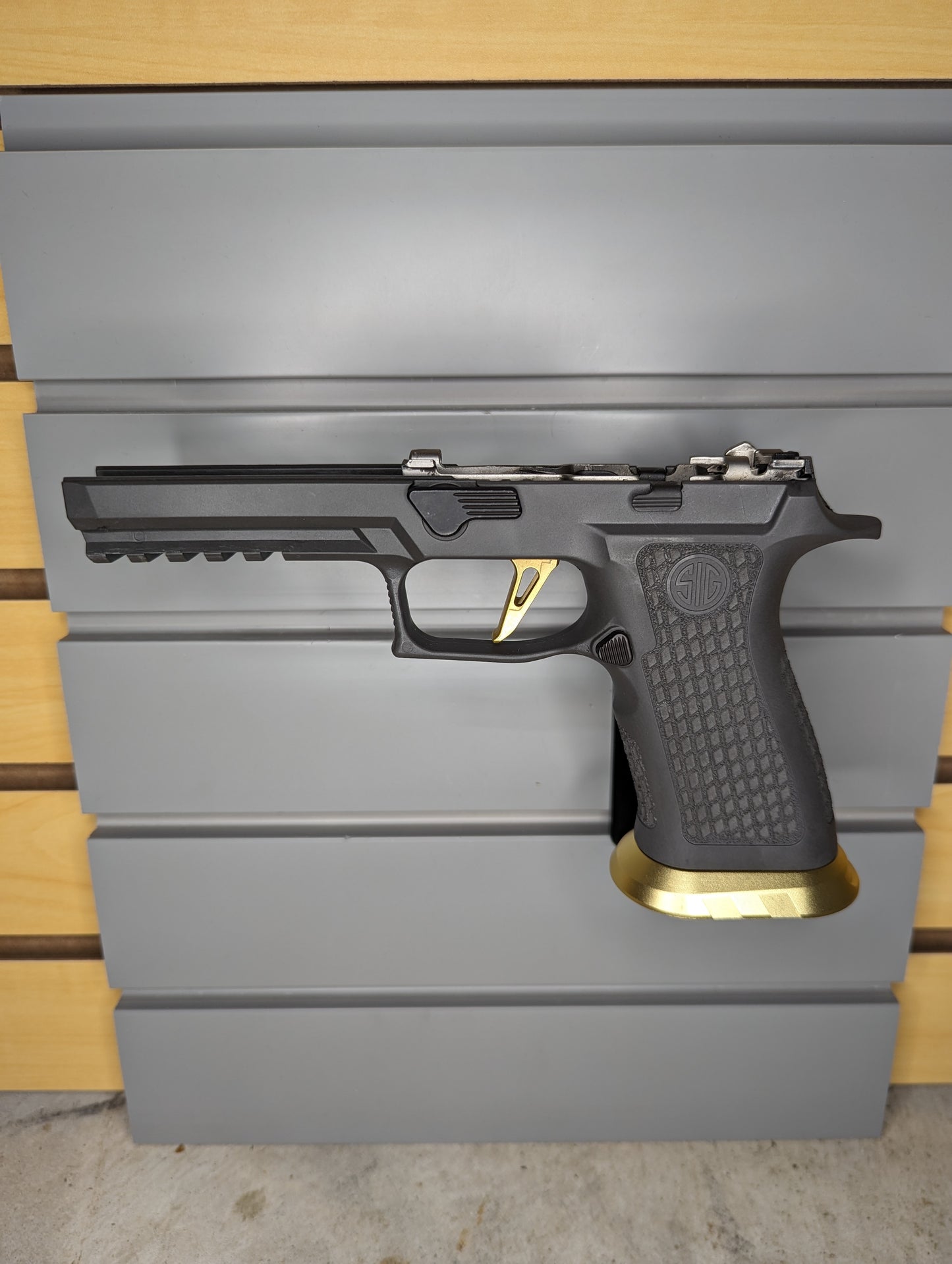 Magwell Mount for Sig P320 9mm - Slatwall | Handgun Holder Storage Rack