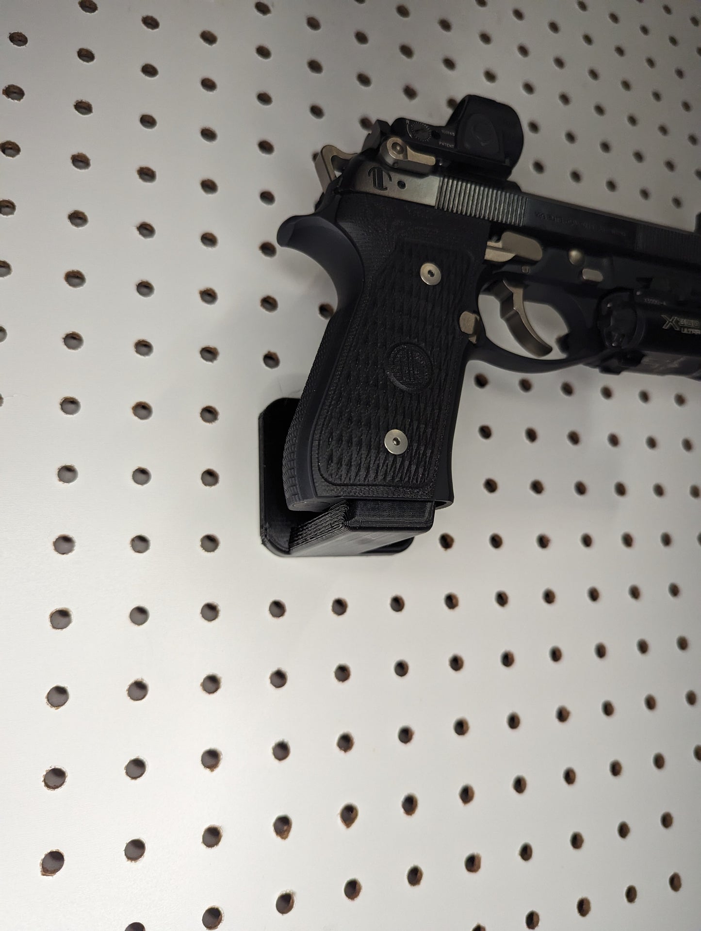 Magwell Mount for Beretta M9 / 92 - Pegboard / IKEA Skadis / Wall Control / Vaultek | Handgun Holder Storage Rack