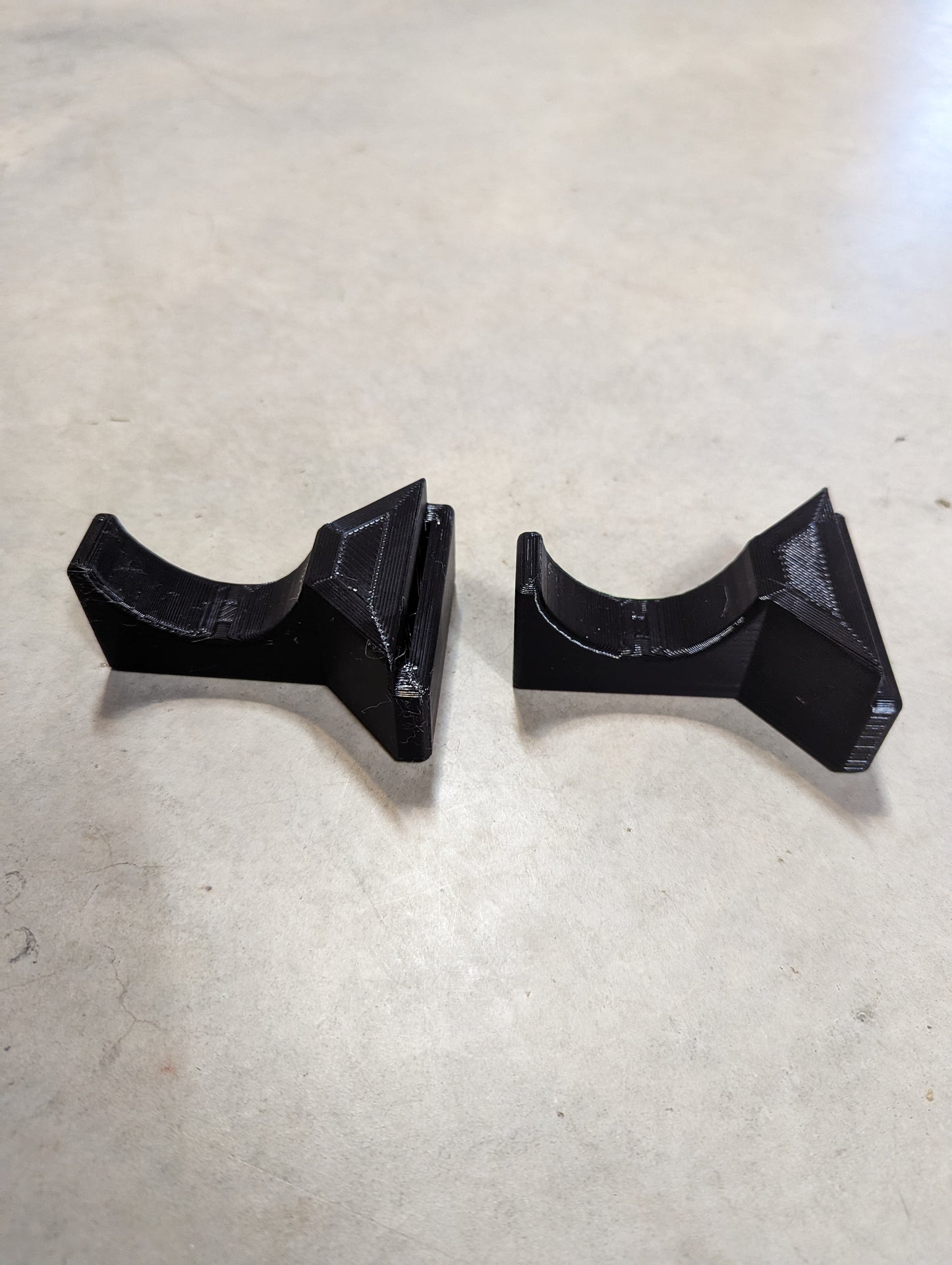 Universal Horizontal Gun Mount - SecureIt / Akro-Mils | Rifle Holder Storage Rack