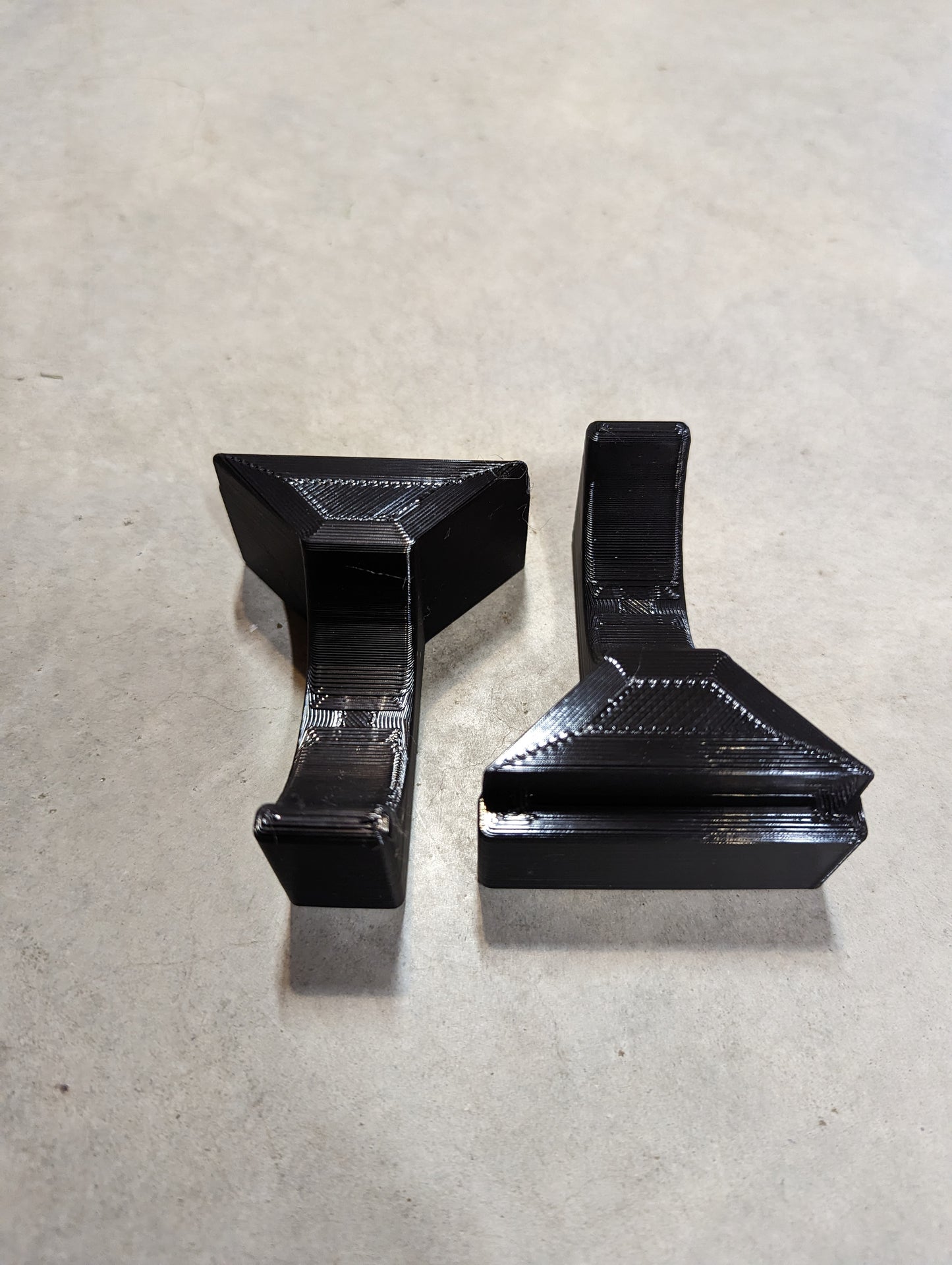 Universal Horizontal Gun Mount - SecureIt / Akro-Mils | Rifle Holder Storage Rack