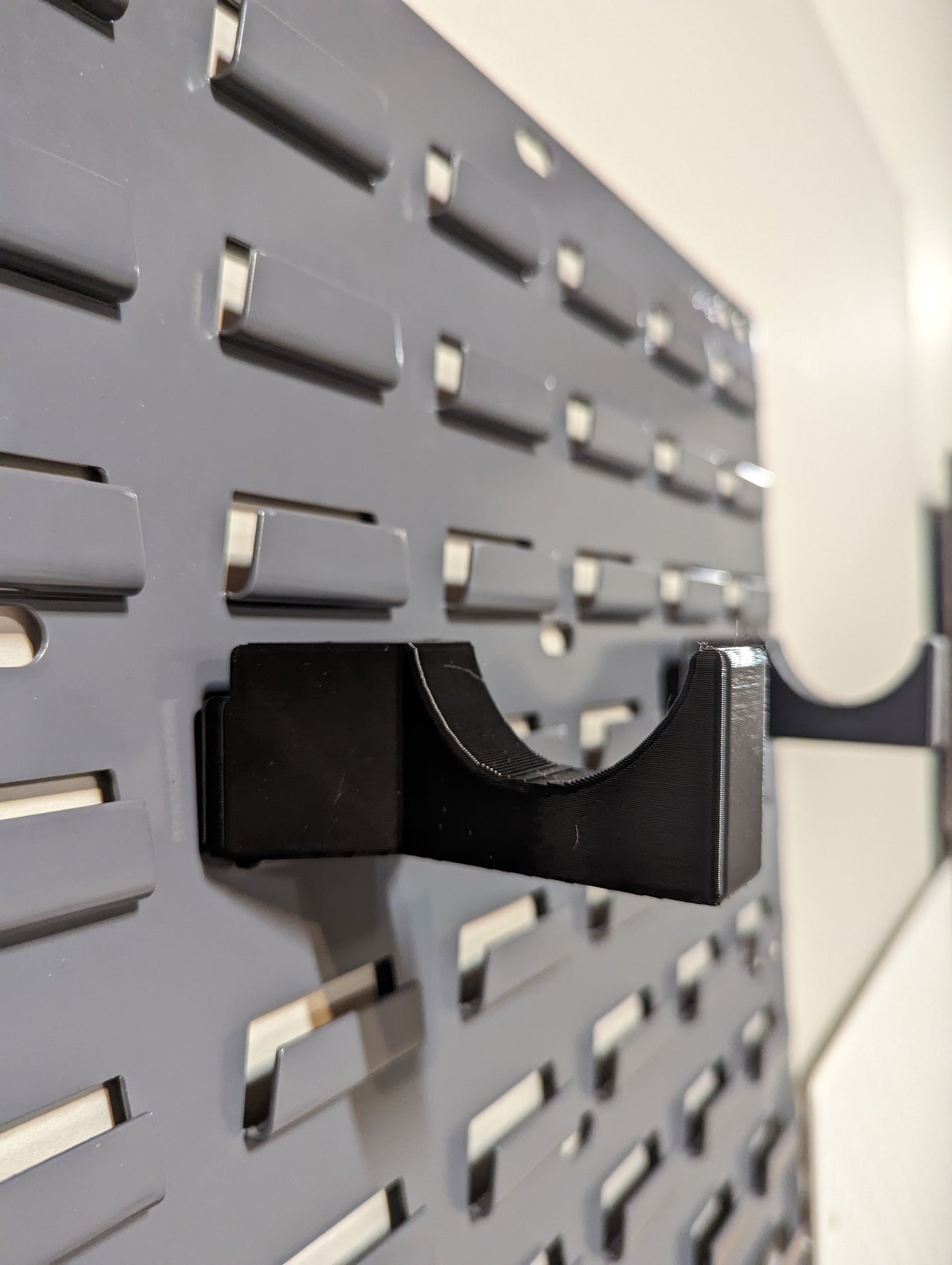 Universal Horizontal Gun Mount - SecureIt / Akro-Mils | Rifle Holder Storage Rack