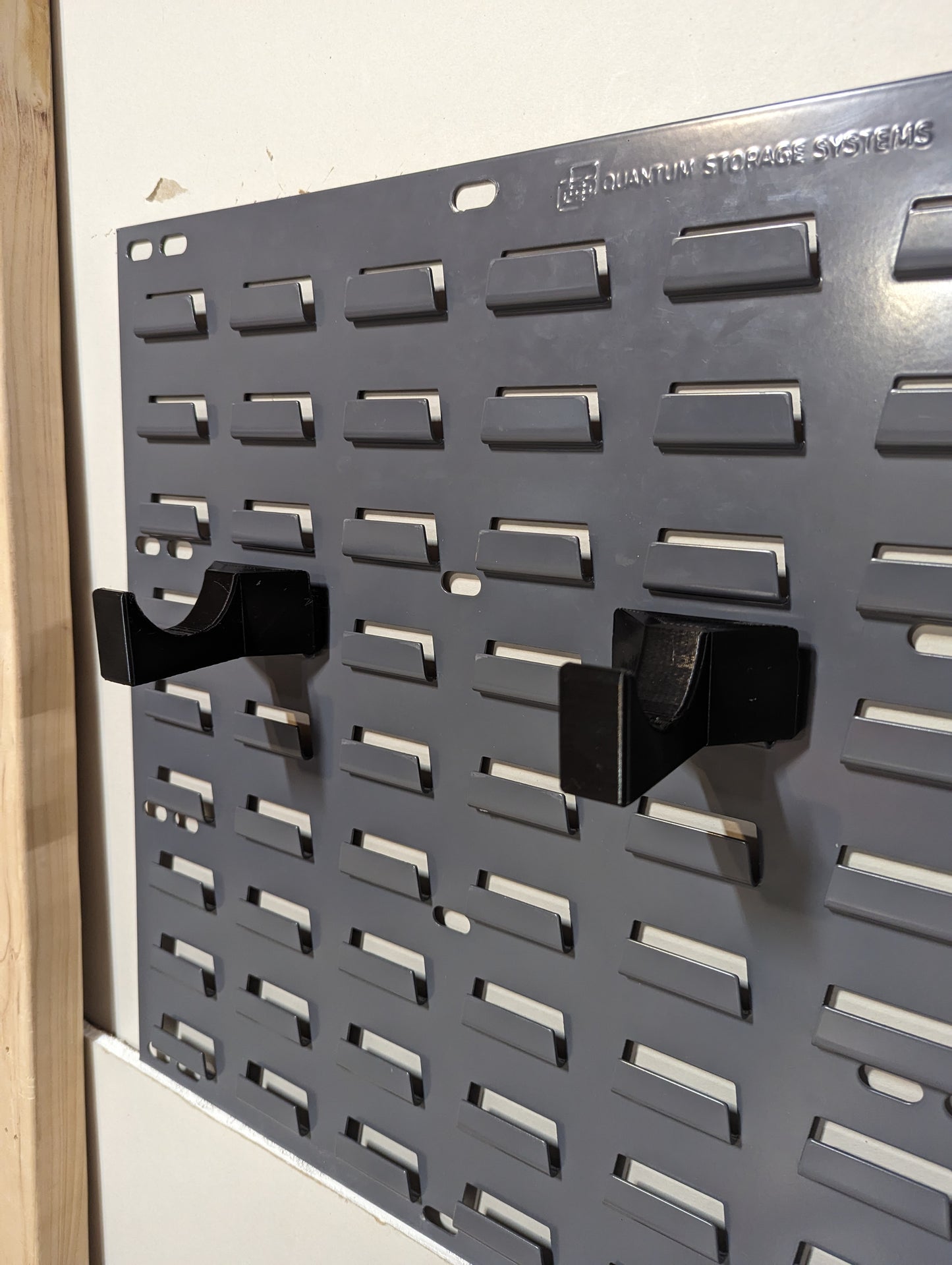 Universal Horizontal Gun Mount - SecureIt / Akro-Mils | Rifle Holder Storage Rack