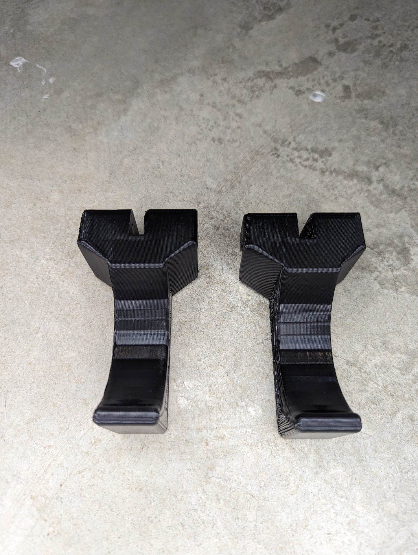 Universal Horizontal Gun Mount - Gridwall | Rifle Holder Storage Rack
