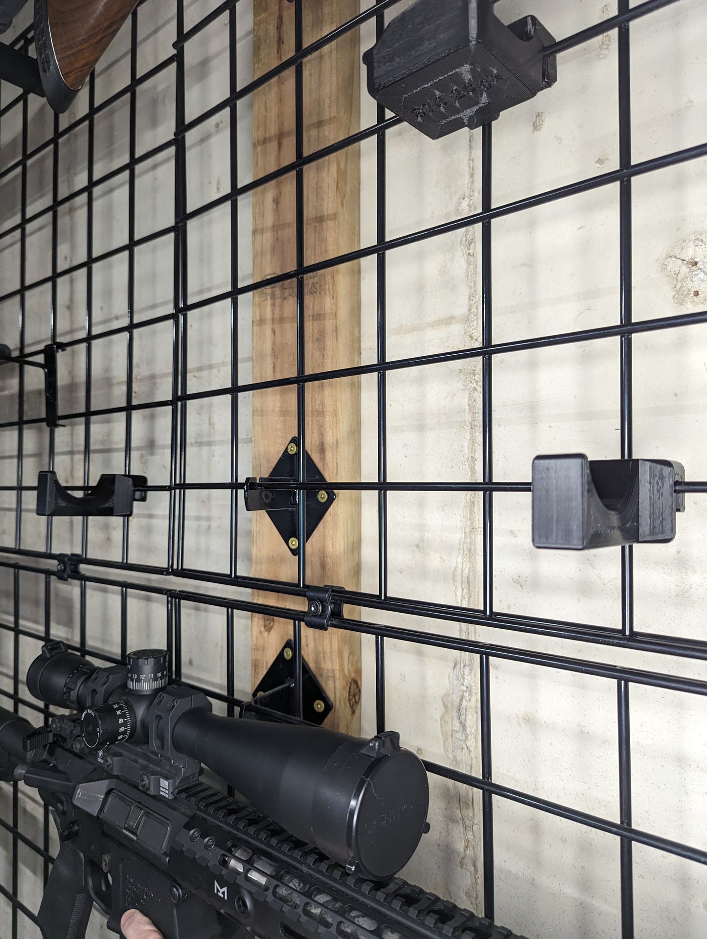 Universal Horizontal Gun Mount - Gridwall | Rifle Holder Storage Rack