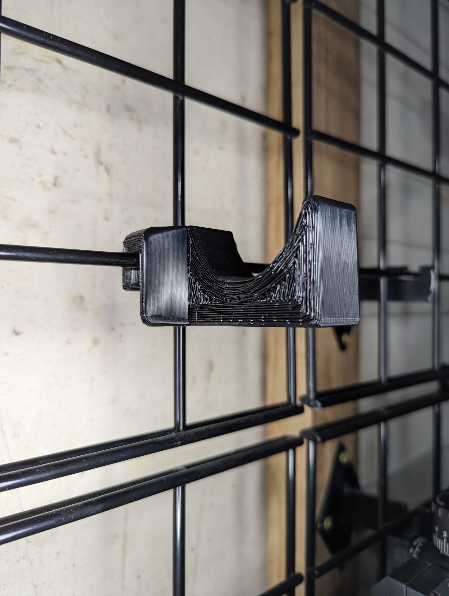 Universal Horizontal Gun Mount - Gridwall | Rifle Holder Storage Rack