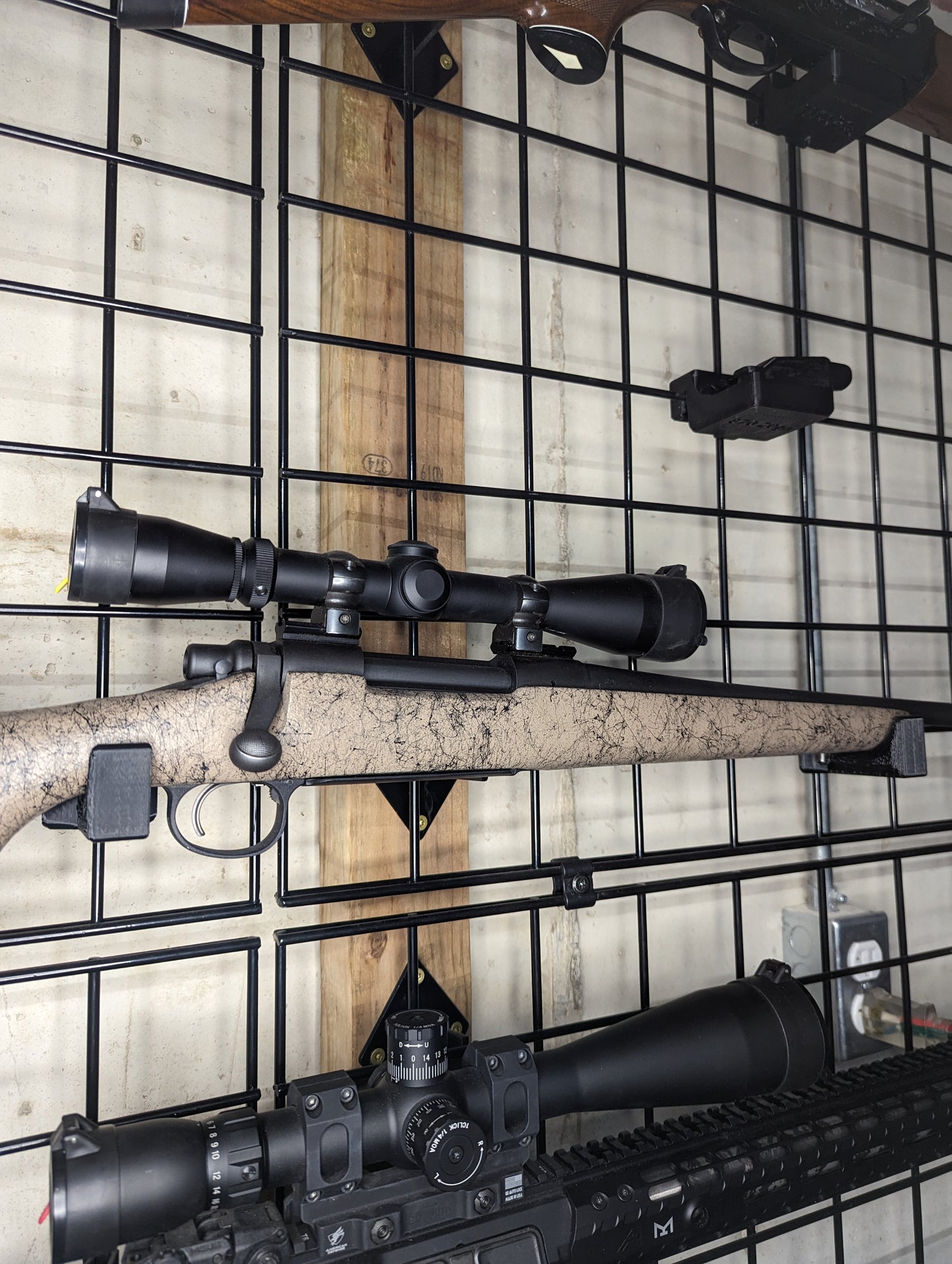 Universal Horizontal Gun Mount - Gridwall | Rifle Holder Storage Rack