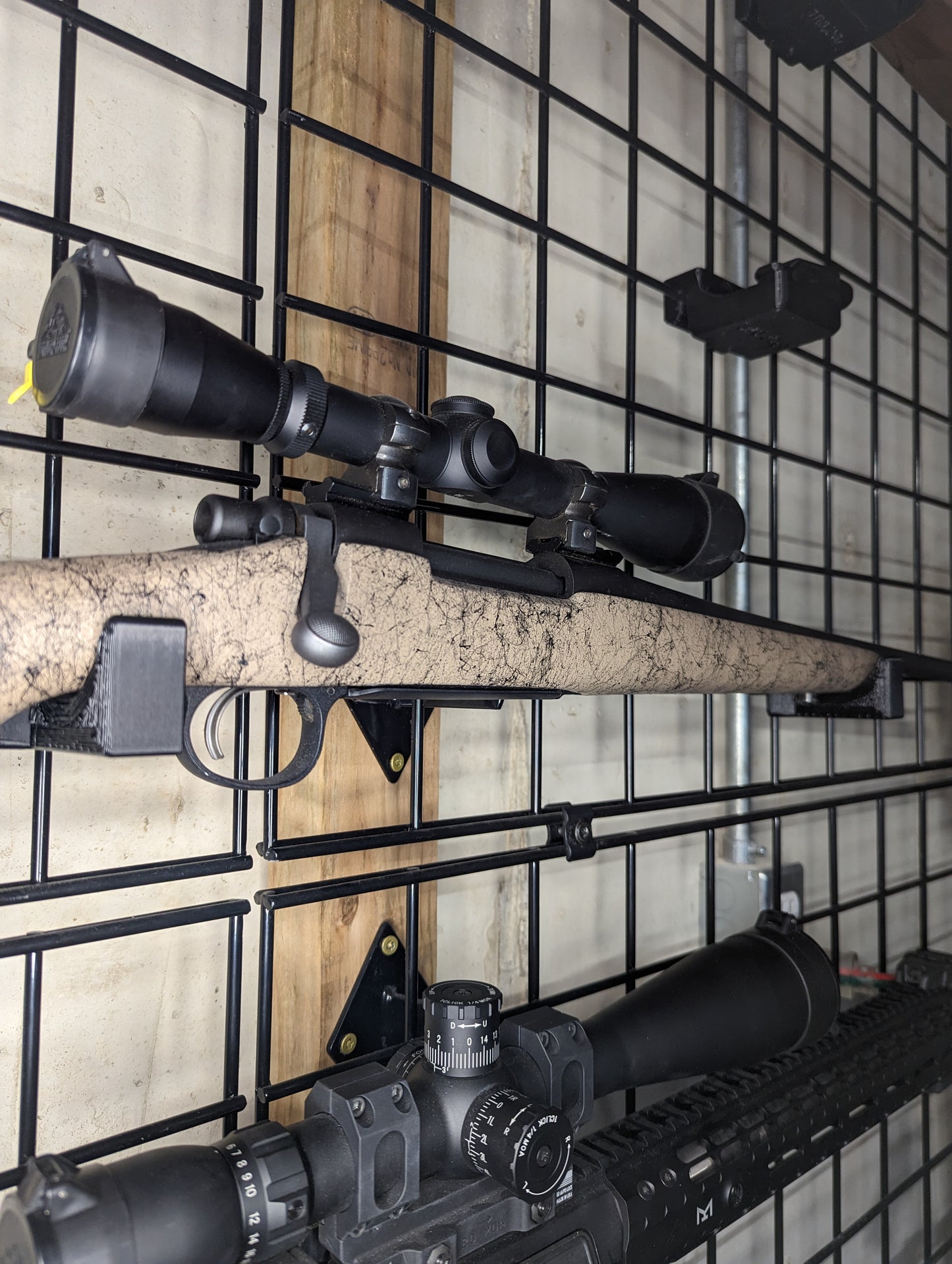 Universal Horizontal Gun Mount - Gridwall | Rifle Holder Storage Rack