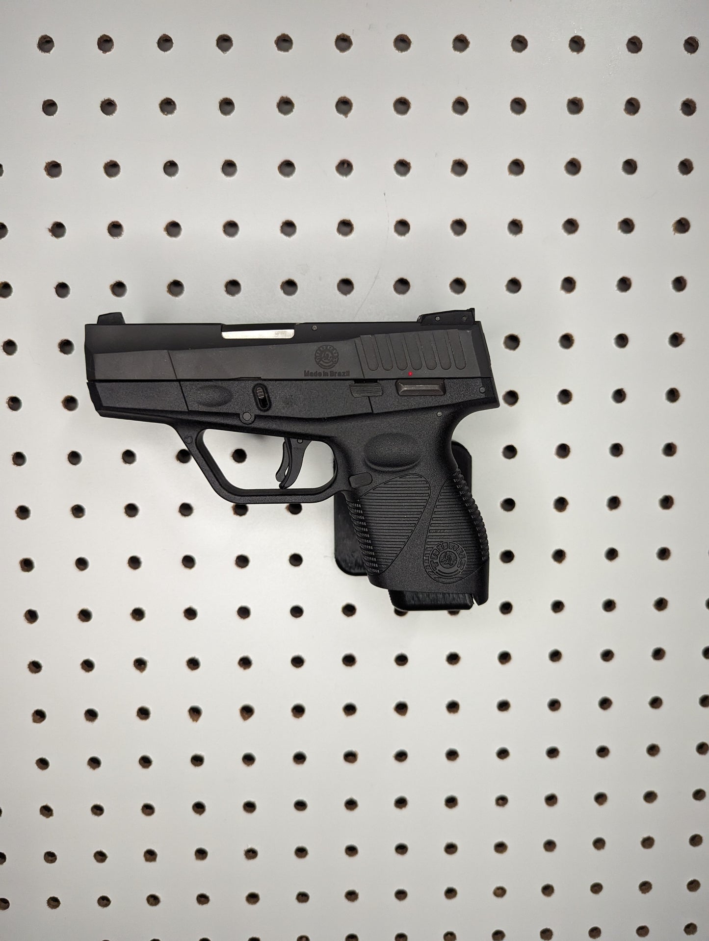 Magwell Mount for Taurus PT 709 - Pegboard / IKEA Skadis / Wall Control / Vaultek | Handgun Holder Storage Rack