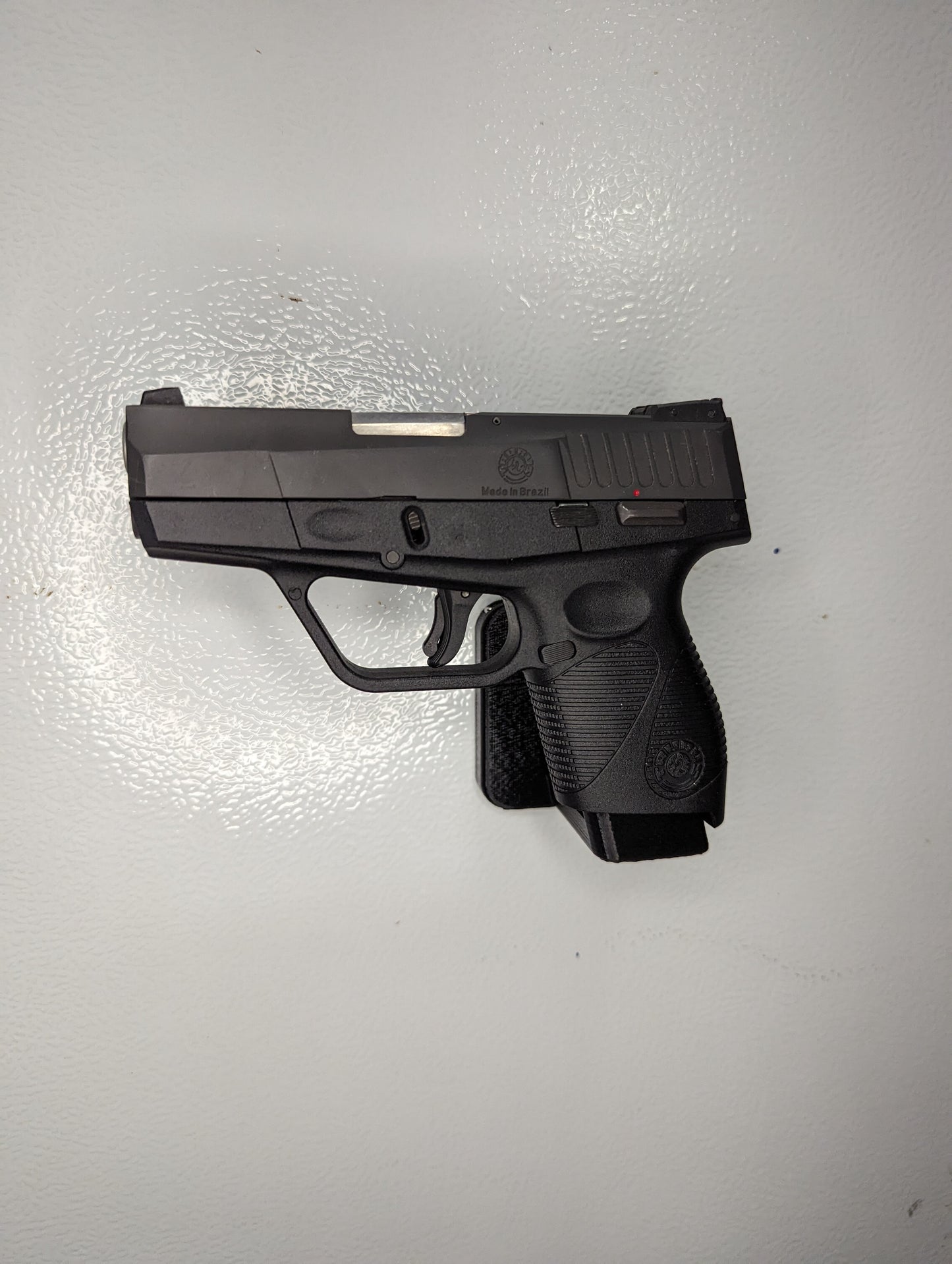 Magwell Mount for Taurus PT 709 - Magnet | Handgun Holder Storage Rack