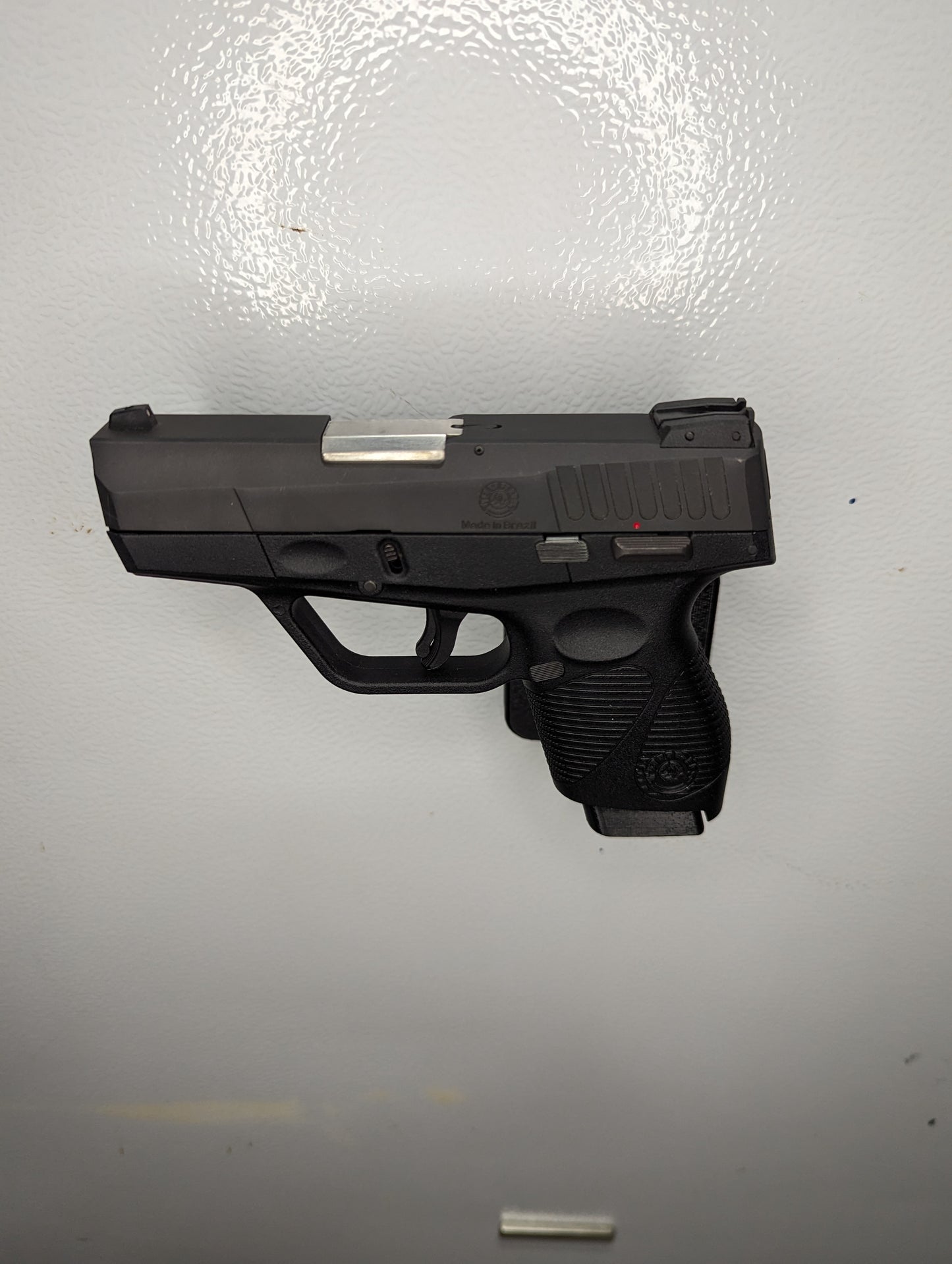 Magwell Mount for Taurus PT 709 - Magnet | Handgun Holder Storage Rack