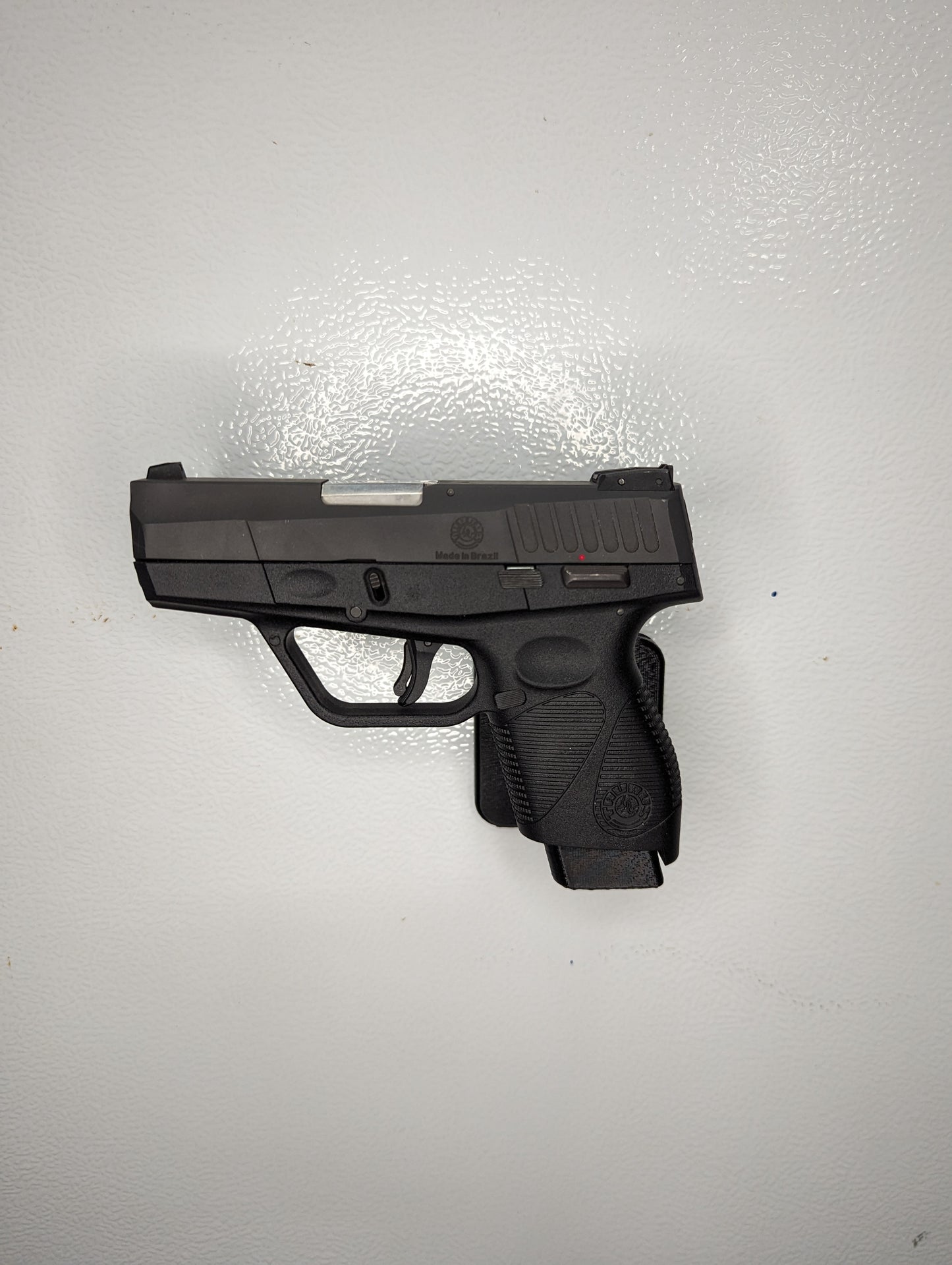 Magwell Mount for Taurus PT 709 - Magnet | Handgun Holder Storage Rack