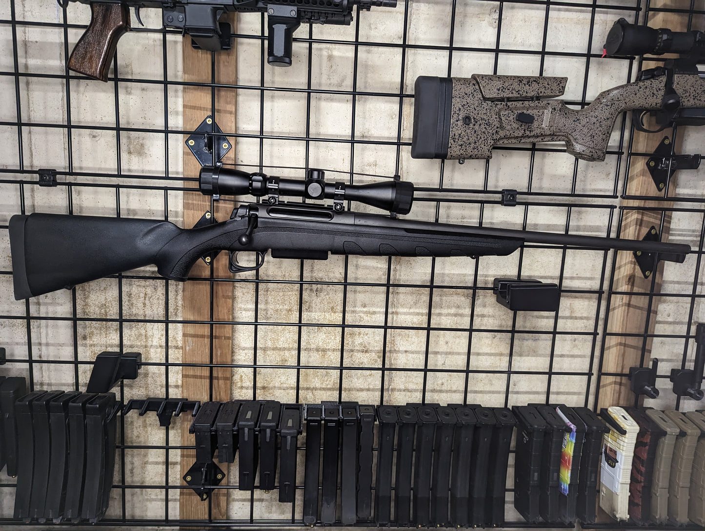 Magwell Mount for Remington 770 LA - Gridwall | Rifle Holder Storage Rack