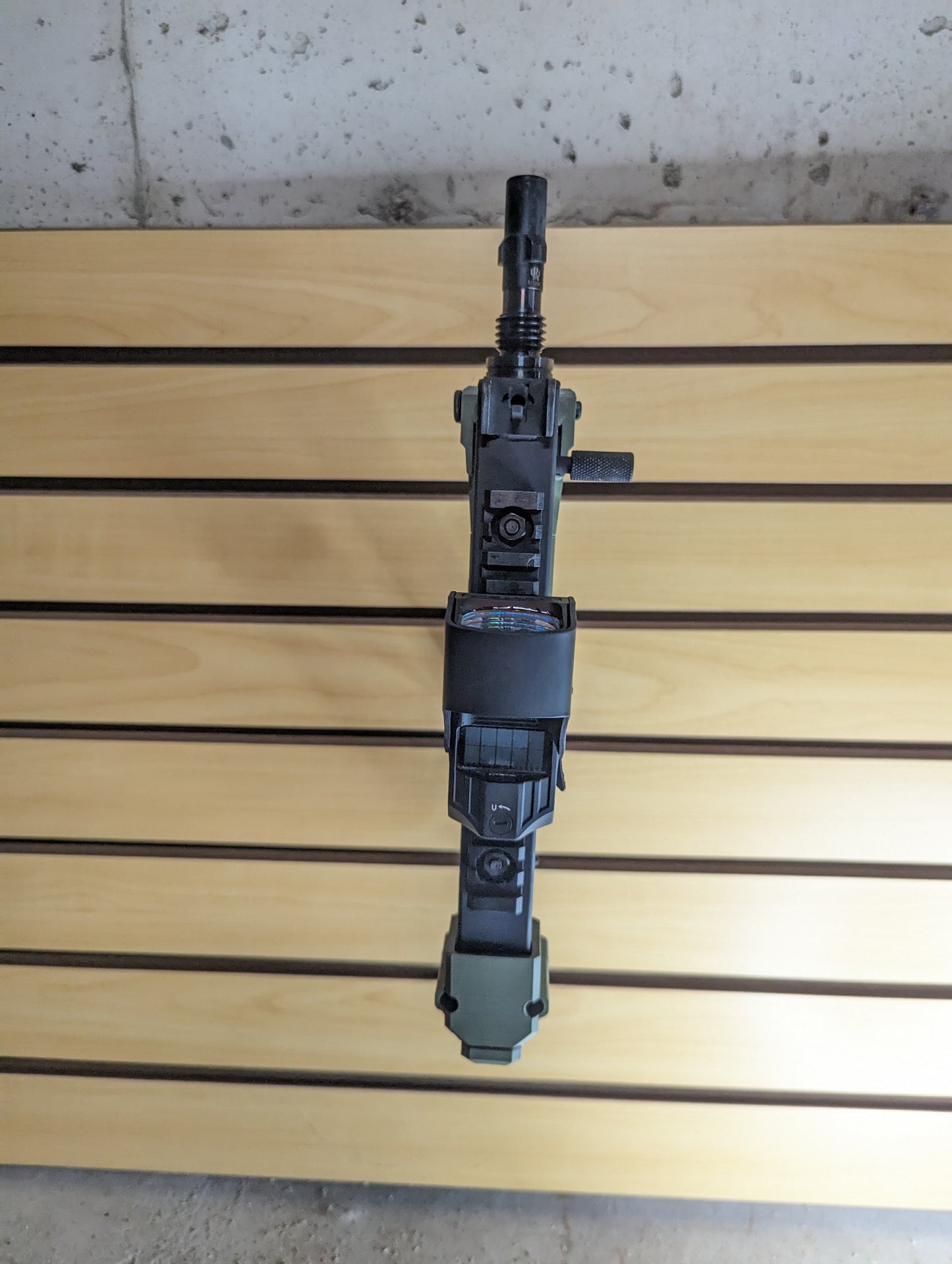 Inline Vertical Magwell Mount for Glock 9mm/40/357 - Slatwall | Rifle Holder Storage Rack