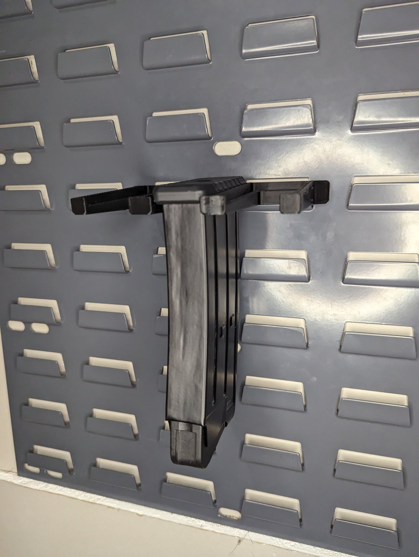 Mount for Rock Island VR 12 Gauge Mags - SecureIt / Akro-Mils | Magazine Holder Storage Rack