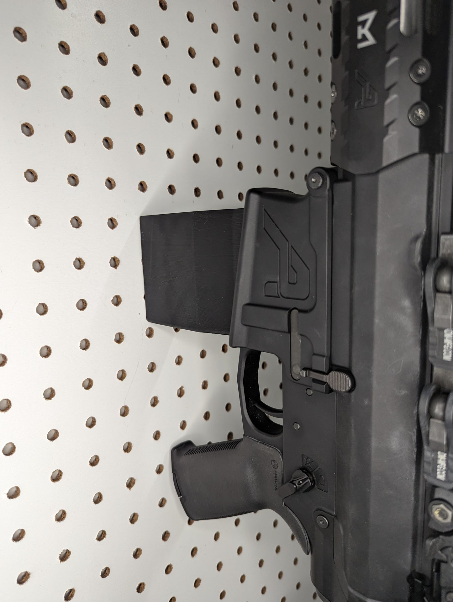 AR 10 Inline Vertical Magwell Mount - Pegboard / IKEA Skadis / Wall Control / Vaultek | Rifle Holder Storage Rack
