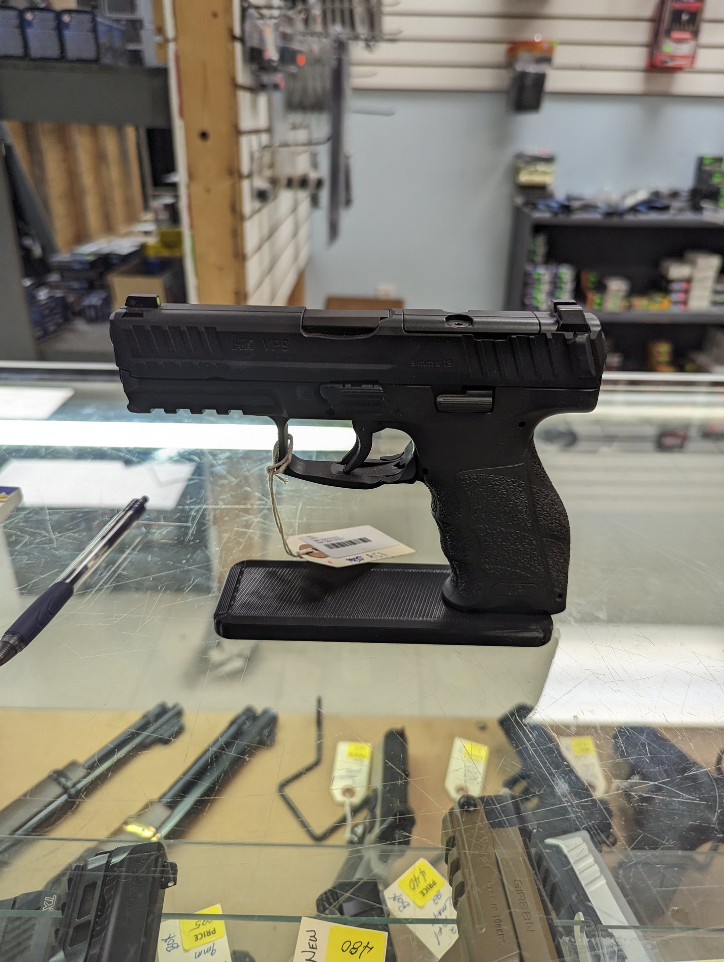 Display Stand for HK VP9 / P30 / P2000 | Handgun Holder Storage Rack