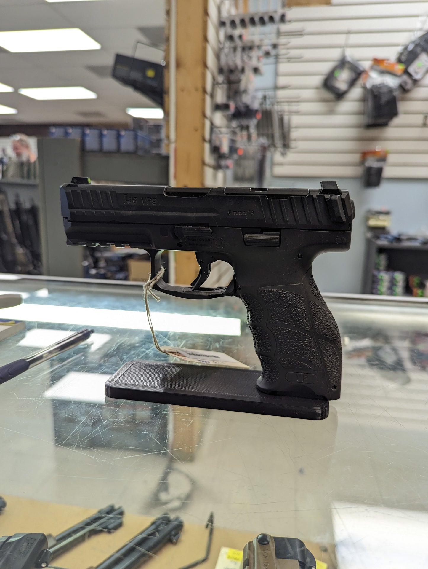 Display Stand for HK VP9 / P30 / P2000 | Handgun Holder Storage Rack