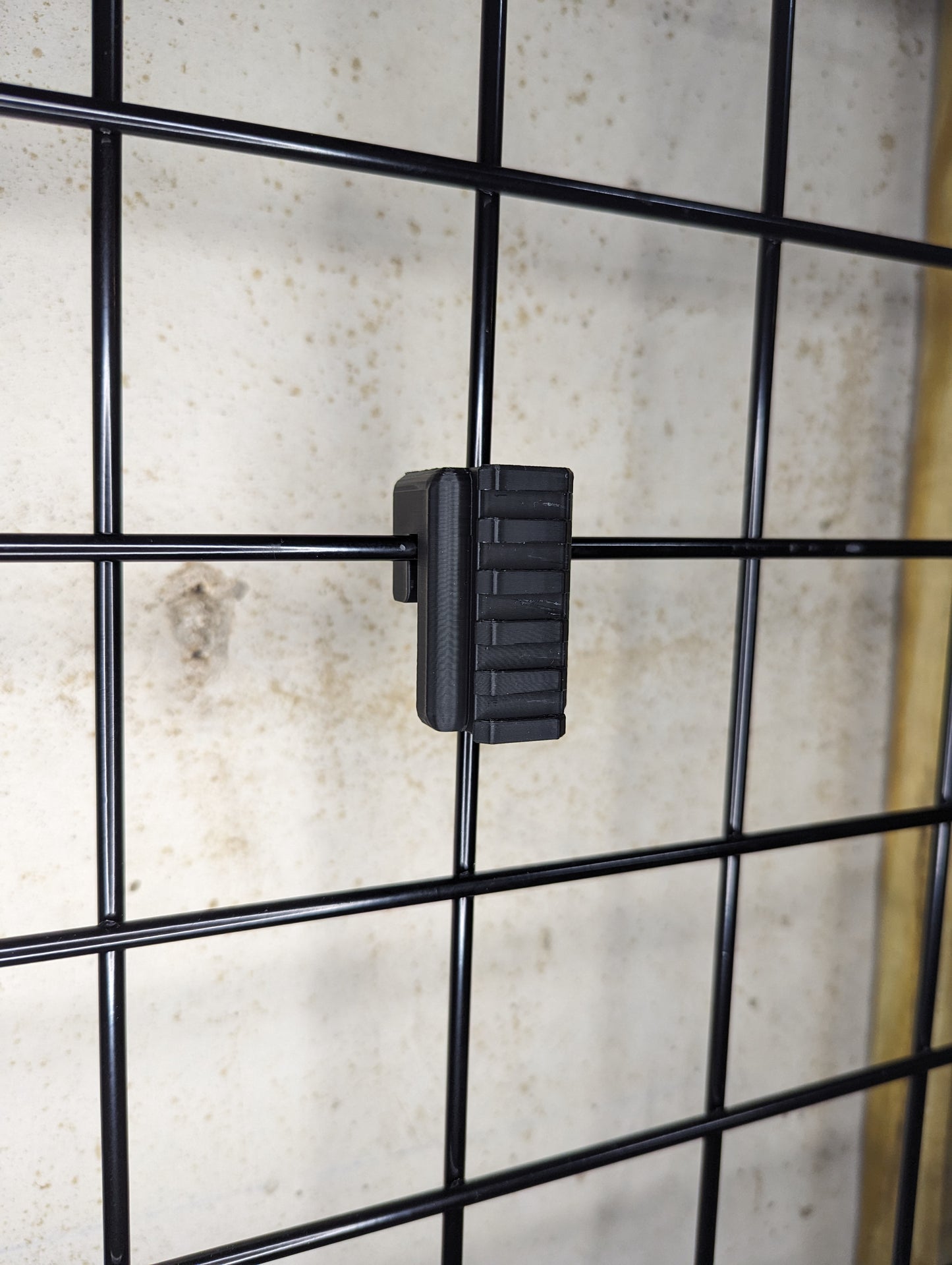 Picatinny Accessory Rail Mount Vertical - Gridwall | Gear Holder Storage Rack