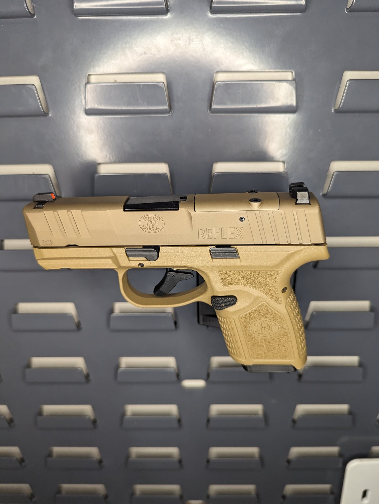 Magwell Mount for FN Reflex - SecureIt / Akro-Mils | Handgun Holder Storage Rack