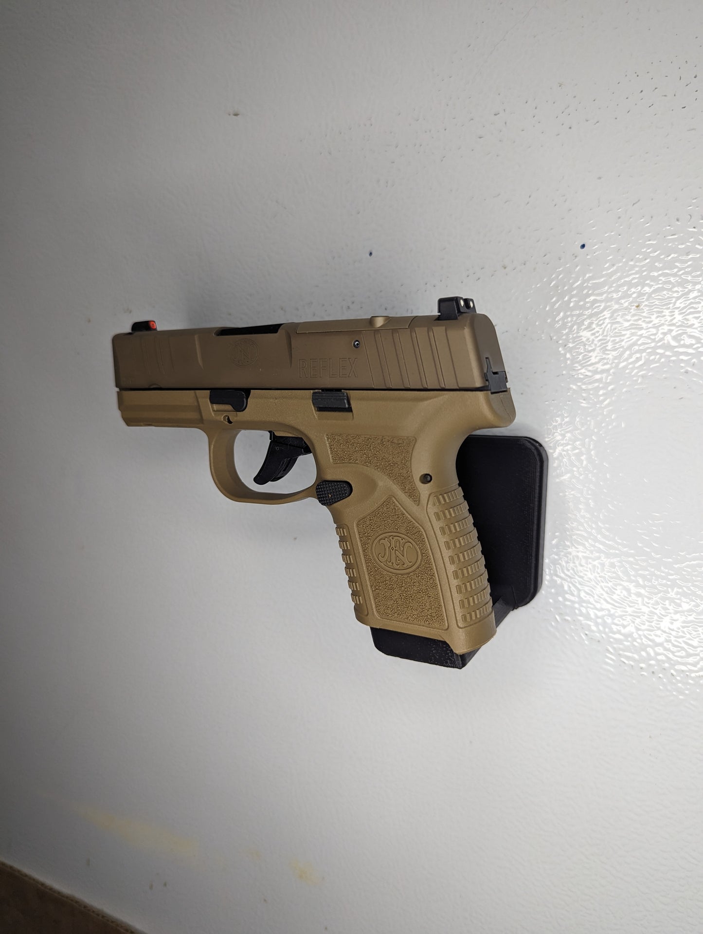 Magwell Mount for FN Reflex - Magnet | Handgun Holder Storage Rack