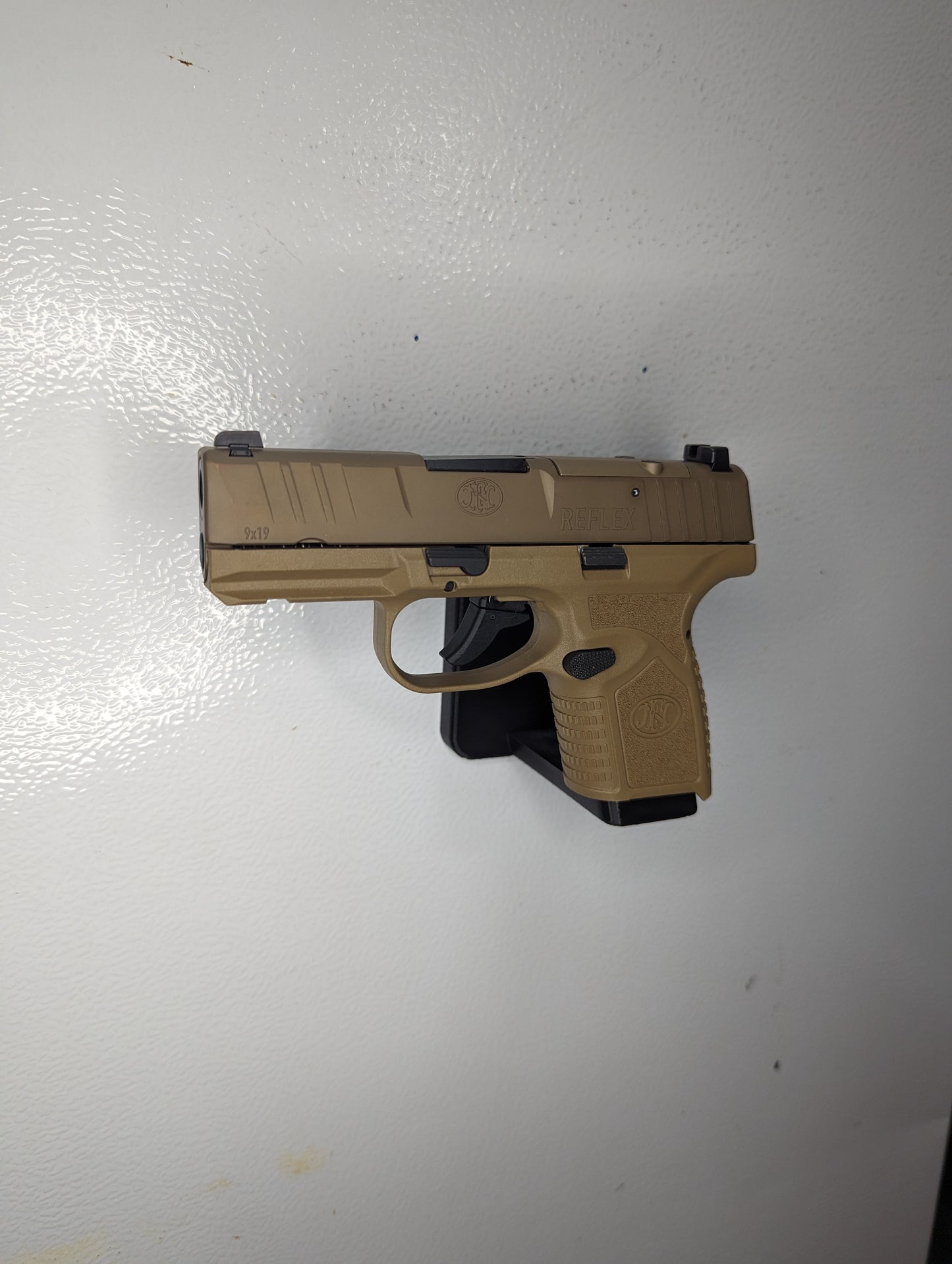 Magwell Mount for FN Reflex - Magnet | Handgun Holder Storage Rack