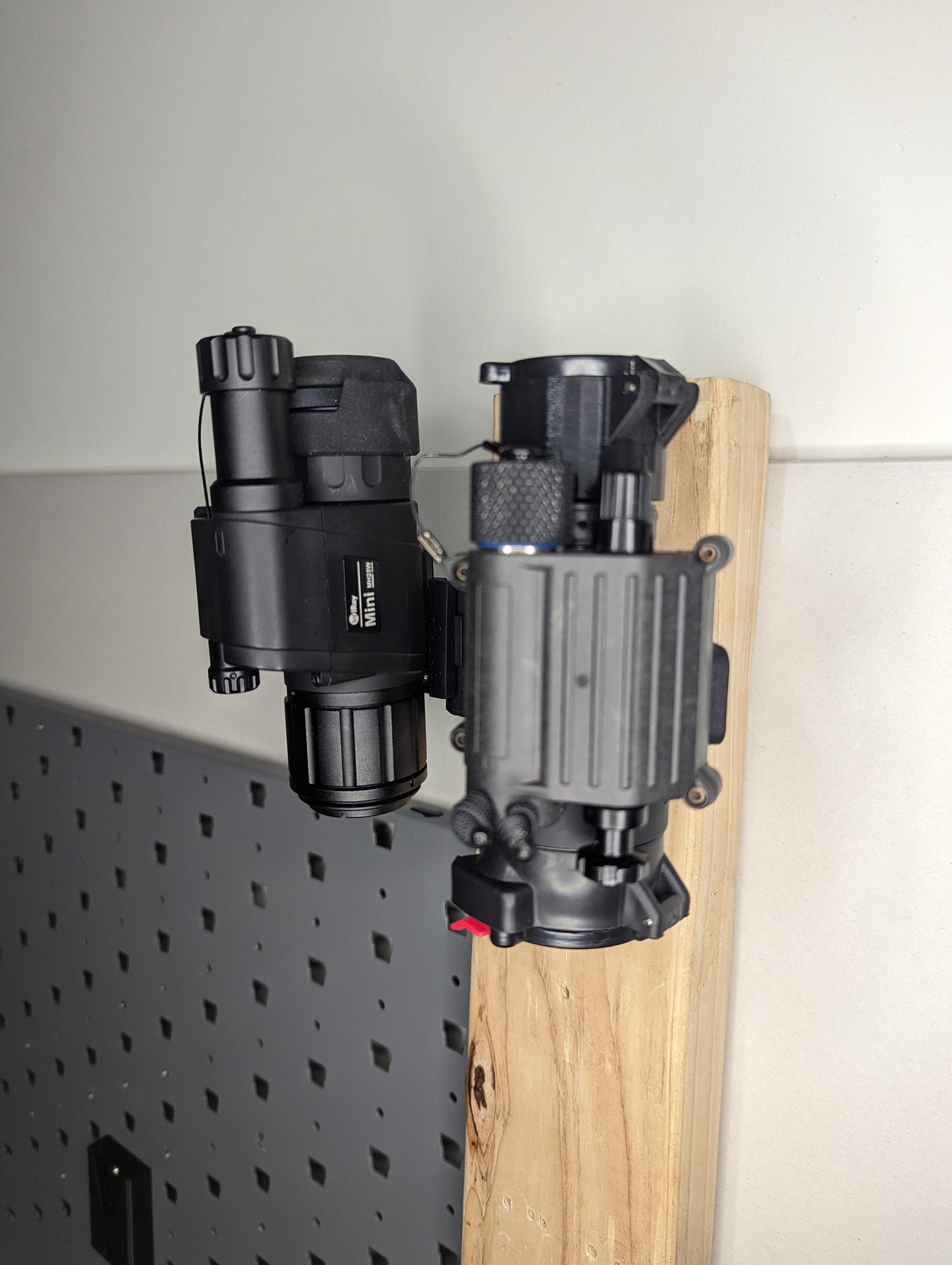 Dovetail Mount for Night Vision / Thermal - Wall | Gear Holder Storage Rack