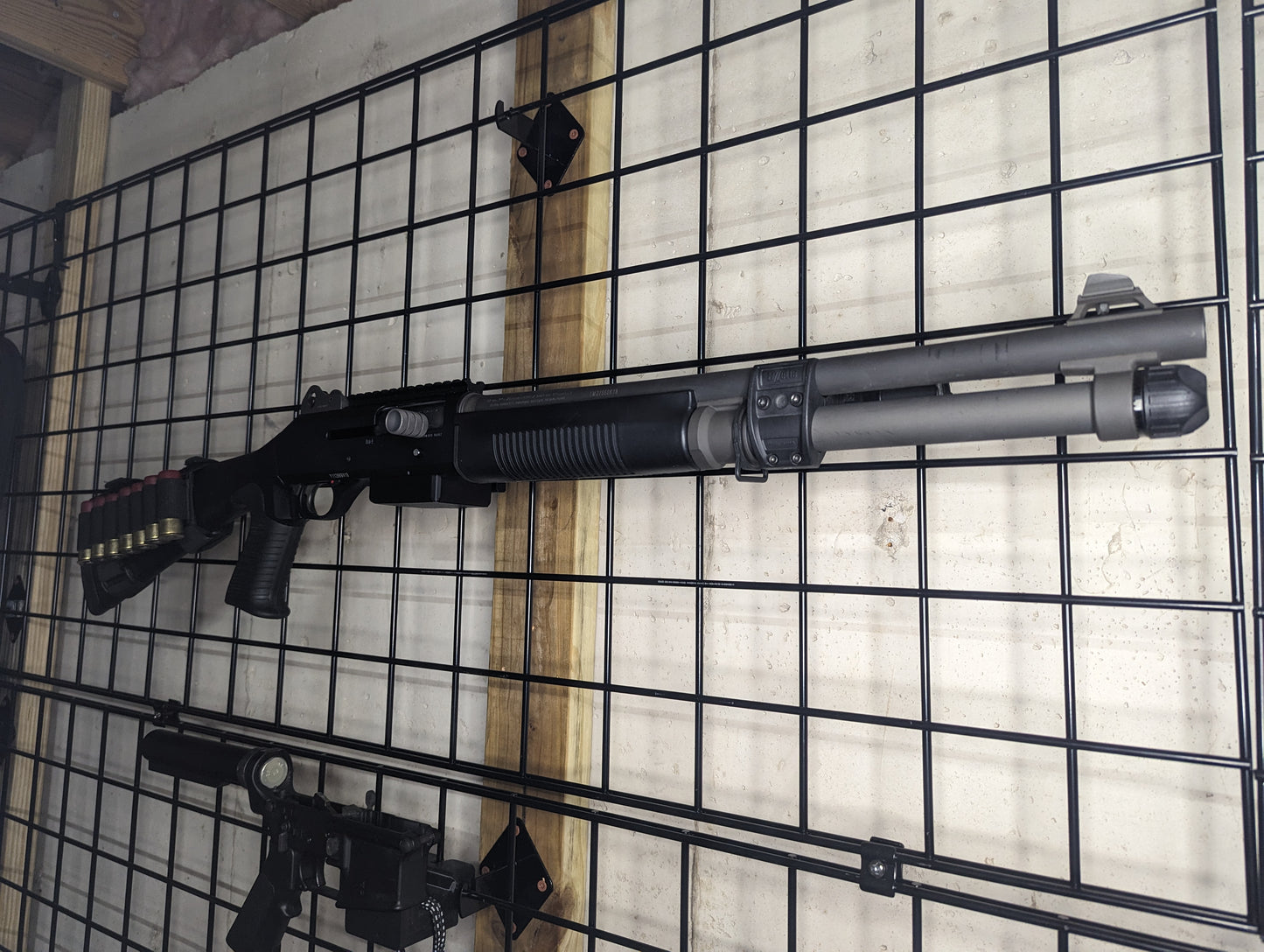 Magwell Mount for Benelli M2 / M4 - Gridwall | Shotgun Holder Storage Rack