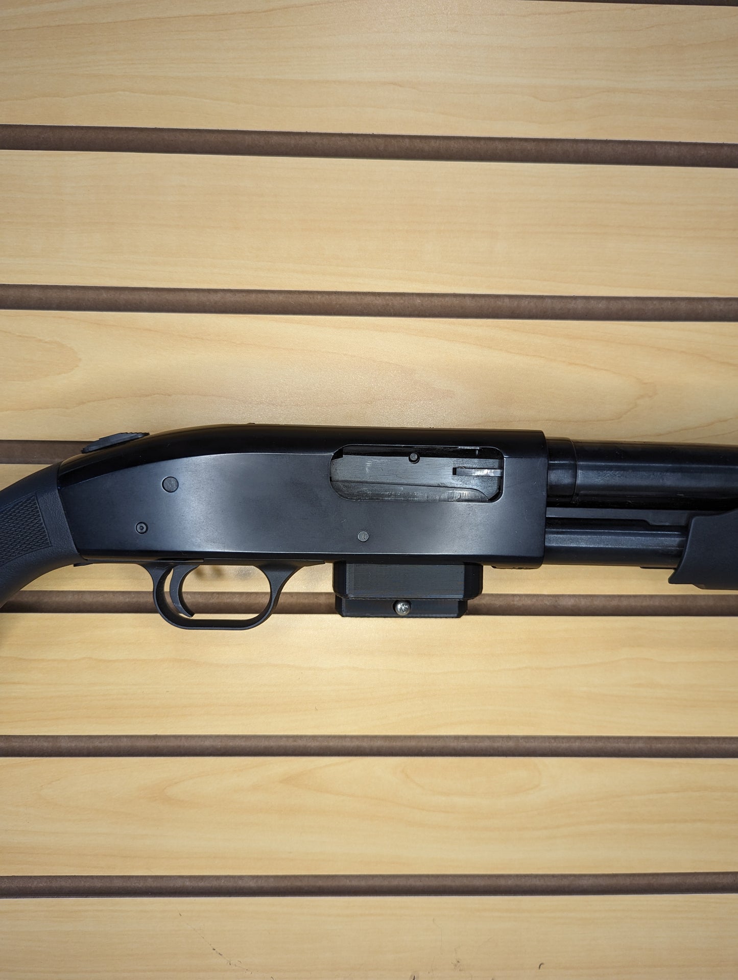 Magwell Mount for Mossberg 88 / 500 / 590 - Slatwall | Shotgun Holder Storage Rack