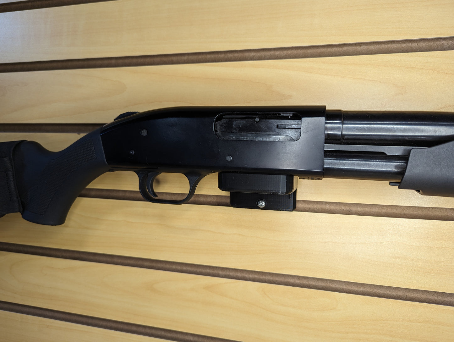Magwell Mount for Mossberg 88 / 500 / 590 - Slatwall | Shotgun Holder Storage Rack