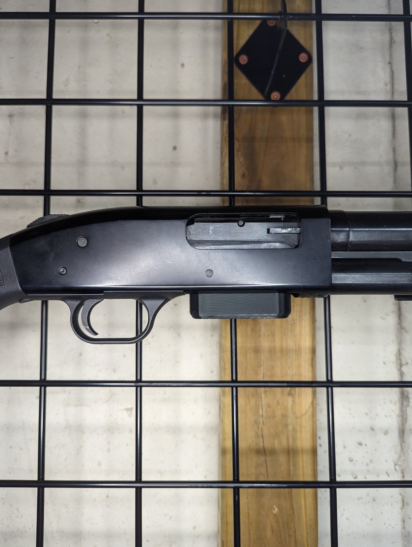 Magwell Mount for Mossberg 500 - Gridwall | Shotgun Holder Storage Rack