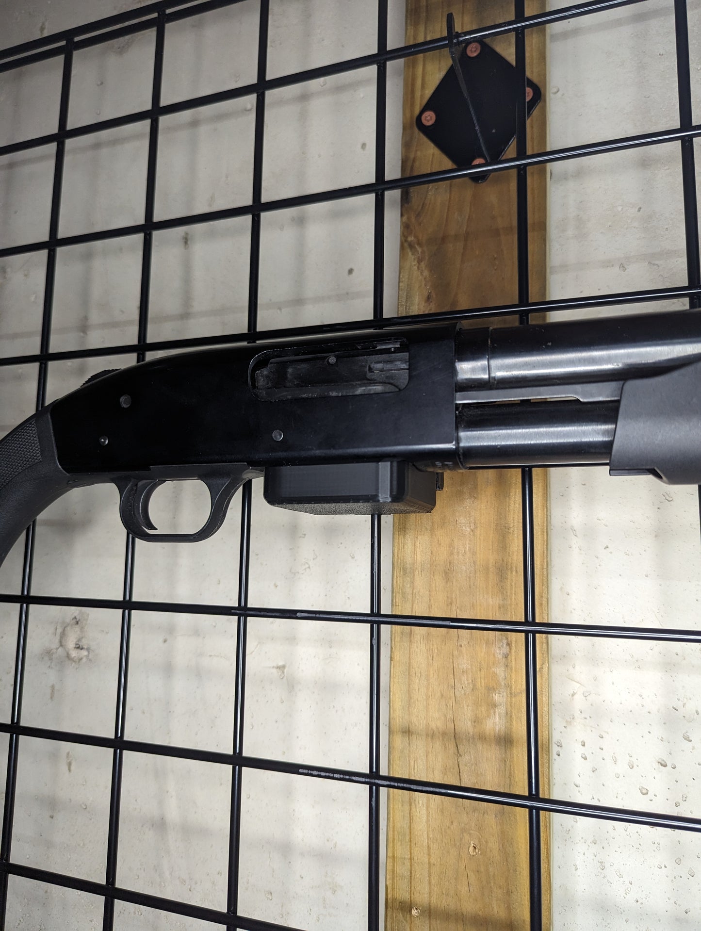 Magwell Mount for Mossberg 500 - Gridwall | Shotgun Holder Storage Rack