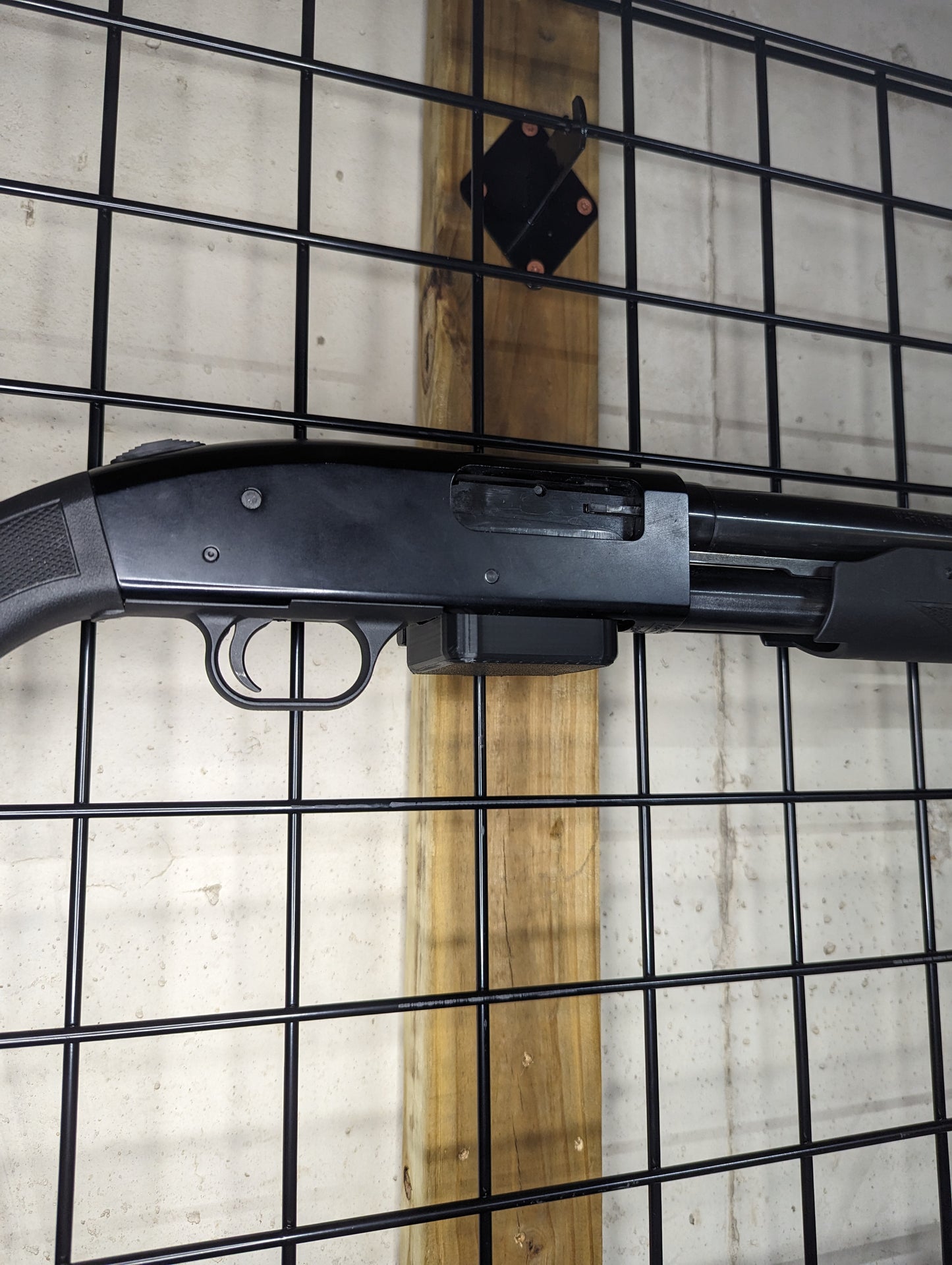 Magwell Mount for Mossberg 500 - Gridwall | Shotgun Holder Storage Rack