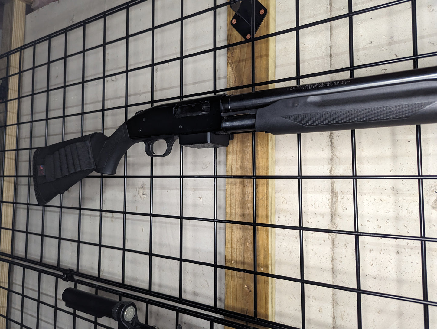 Magwell Mount for Mossberg 500 - Gridwall | Shotgun Holder Storage Rack