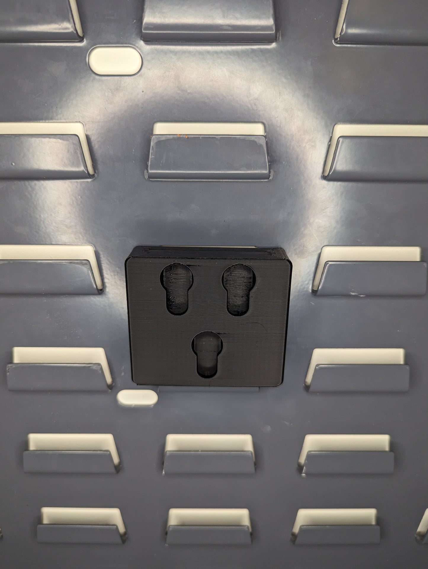 Slip-On Mount for Dara ALQD - SecureIt / Akro-Mils | Handgun Holder Storage Rack